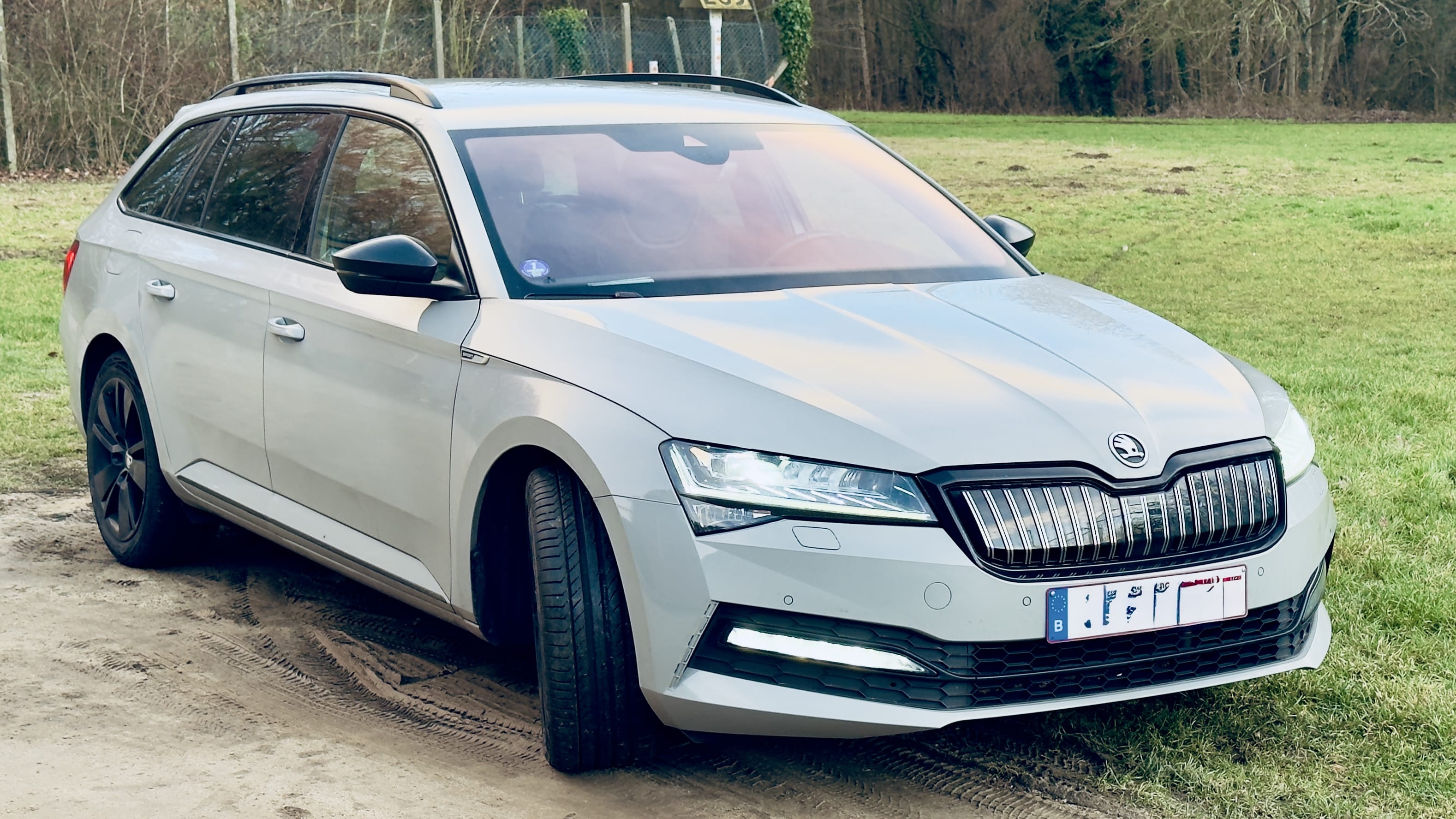 Skoda Superb Combi Hybride / E95, 2020, Euro 95 (E10) / Elektrisch (hybride), automatisch