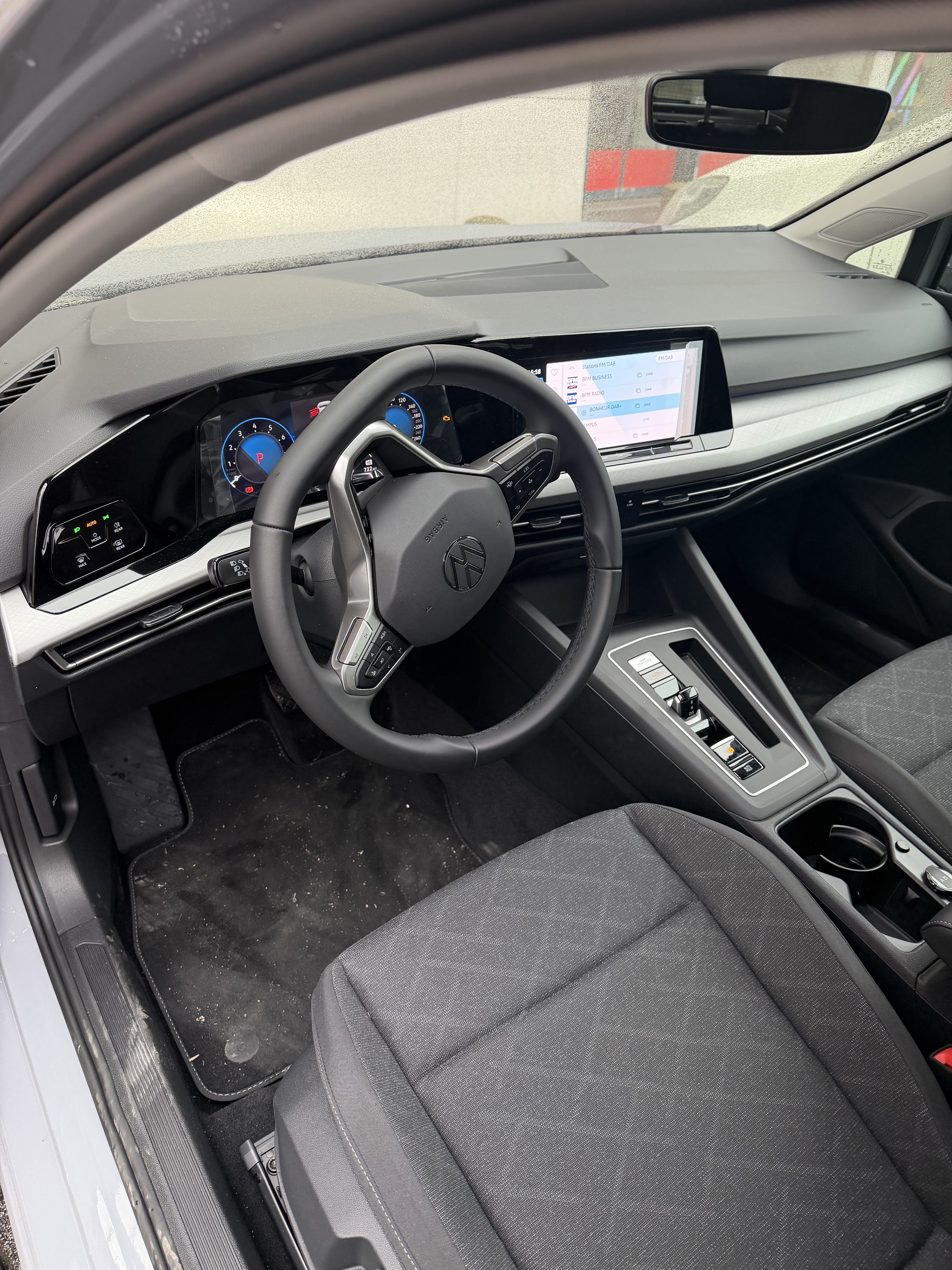 Volkswagen Golf avec GPS