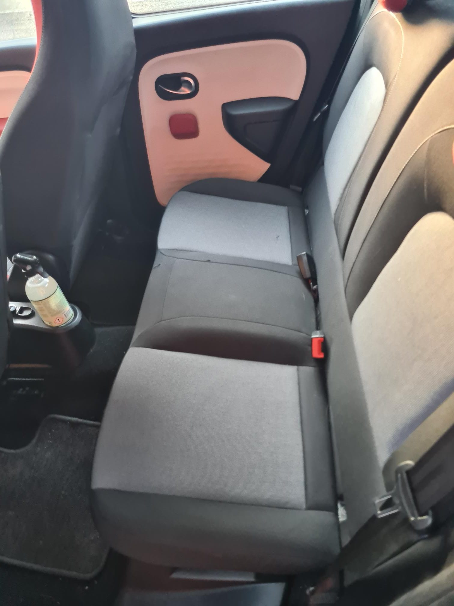 Renault Twingo avec Entrée audio / iPod