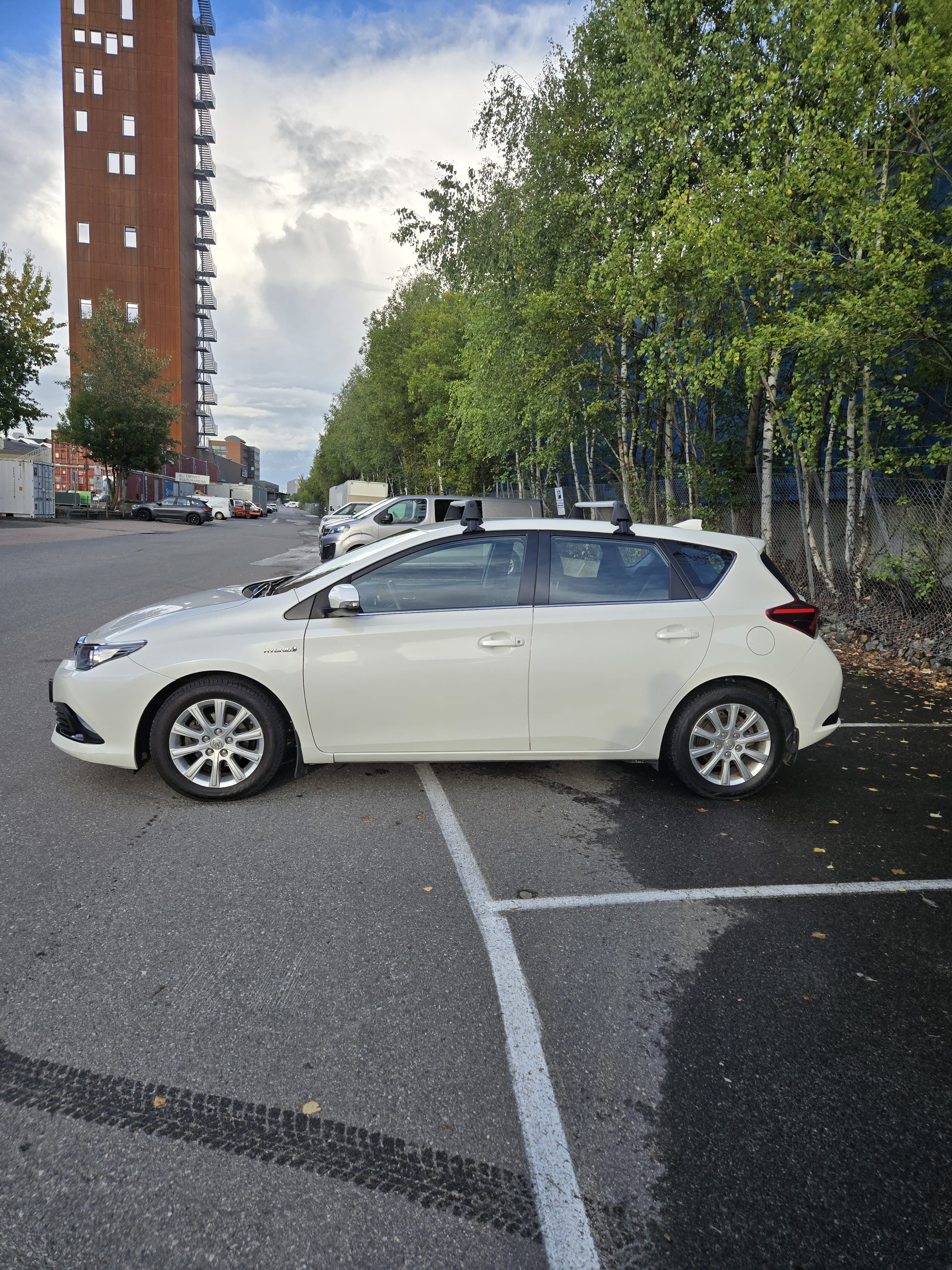 Toyota Auris 1.8 Bensin/Automat, inkl. BEBOERKORT PARKERING with Air conditioning