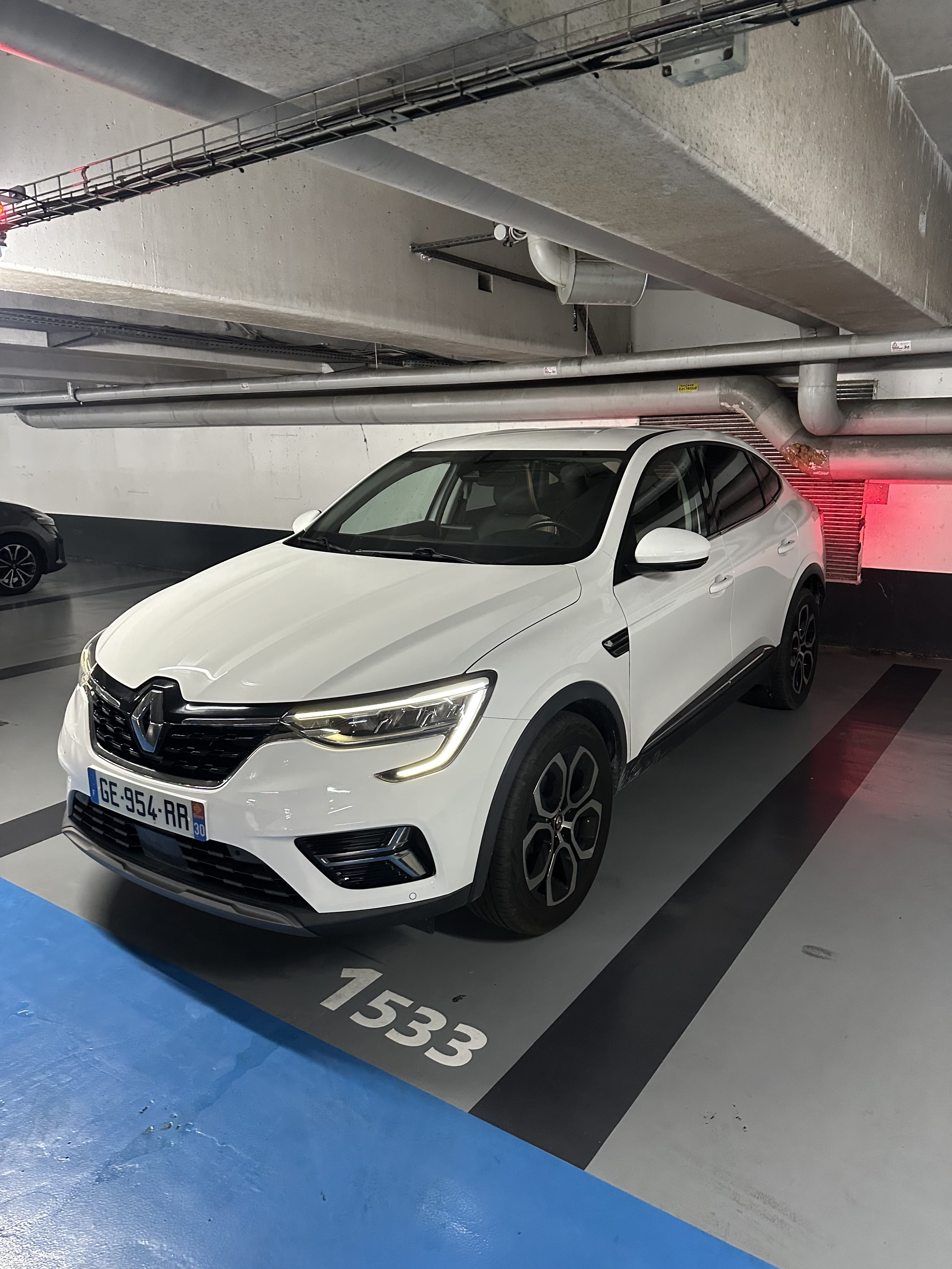 Renault Arkana E-Tech, 2022, Essence 95 / Électrique (hybride), automatique