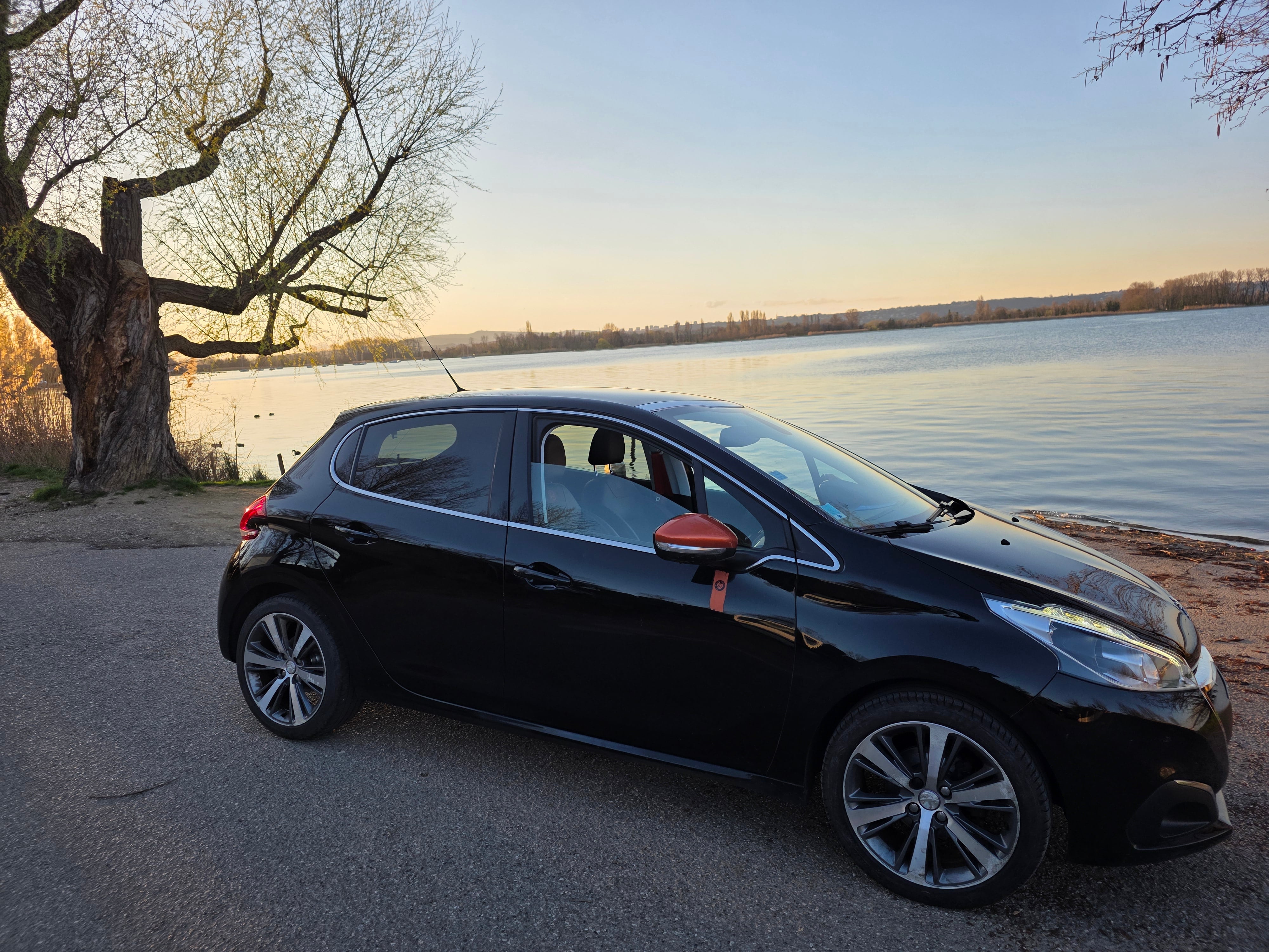 Peugeot 208, 2016, Essence 98