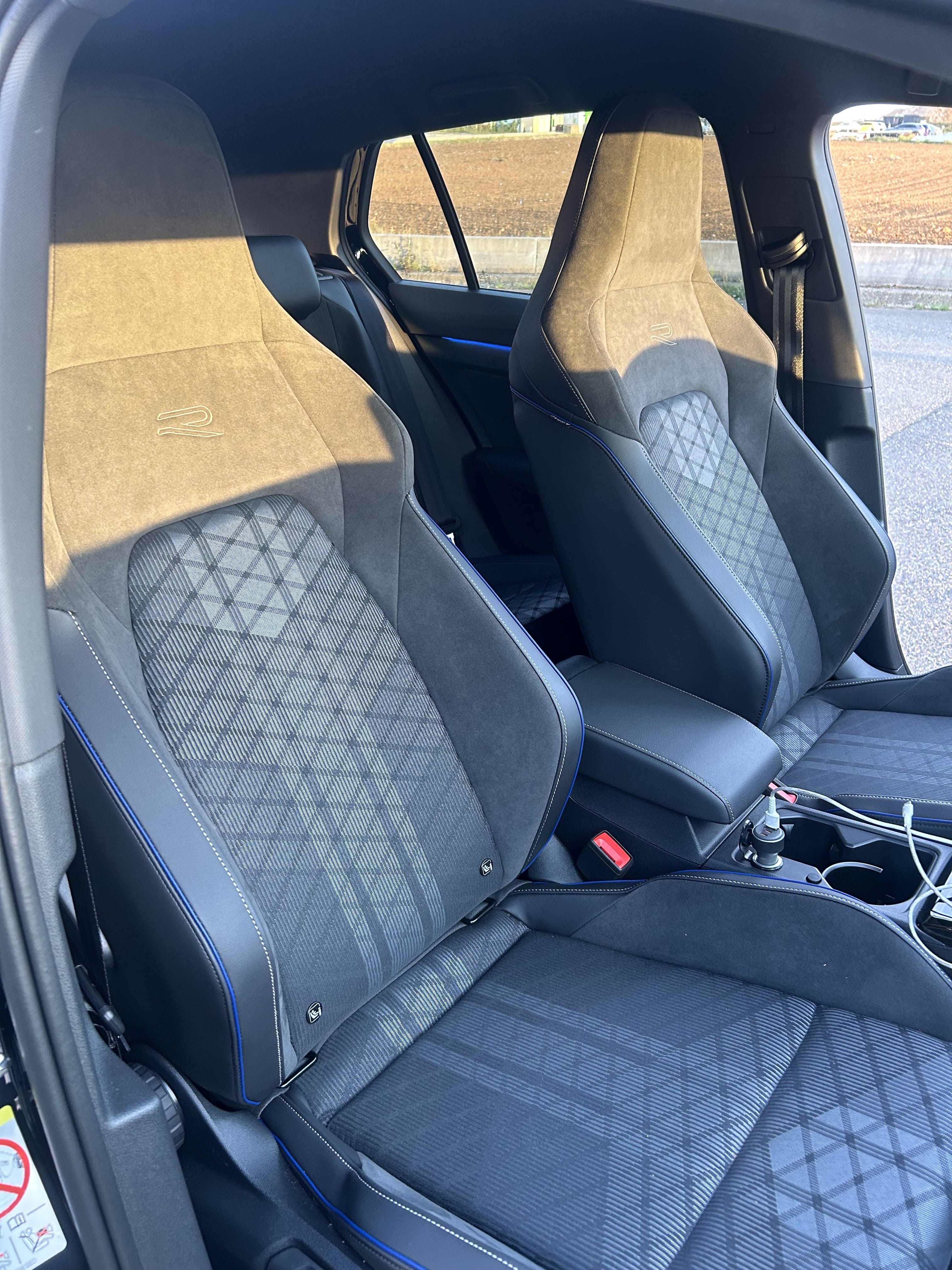 Volkswagen Golf avec GPS