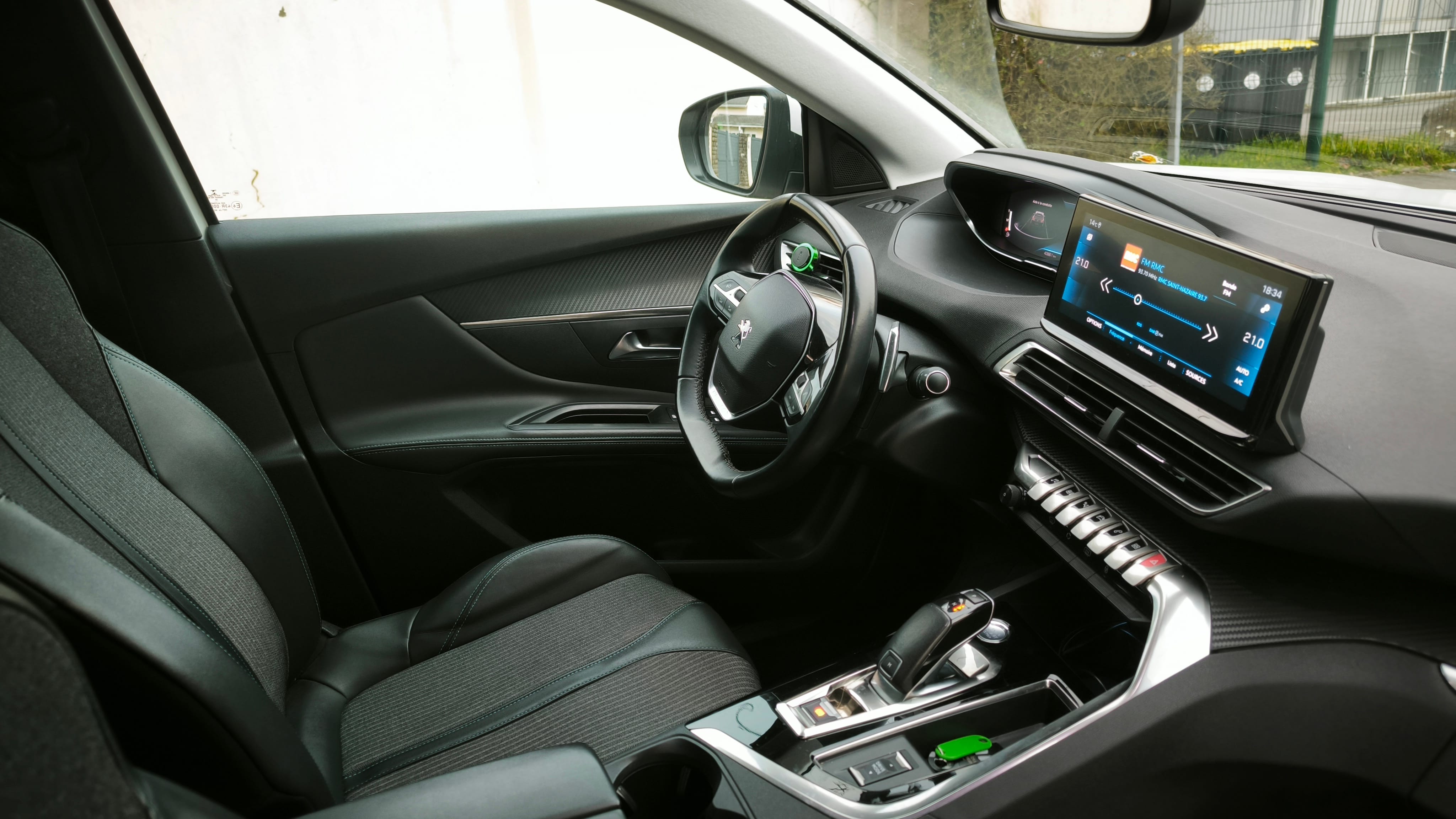 Peugeot 5008 avec Apple CarPlay