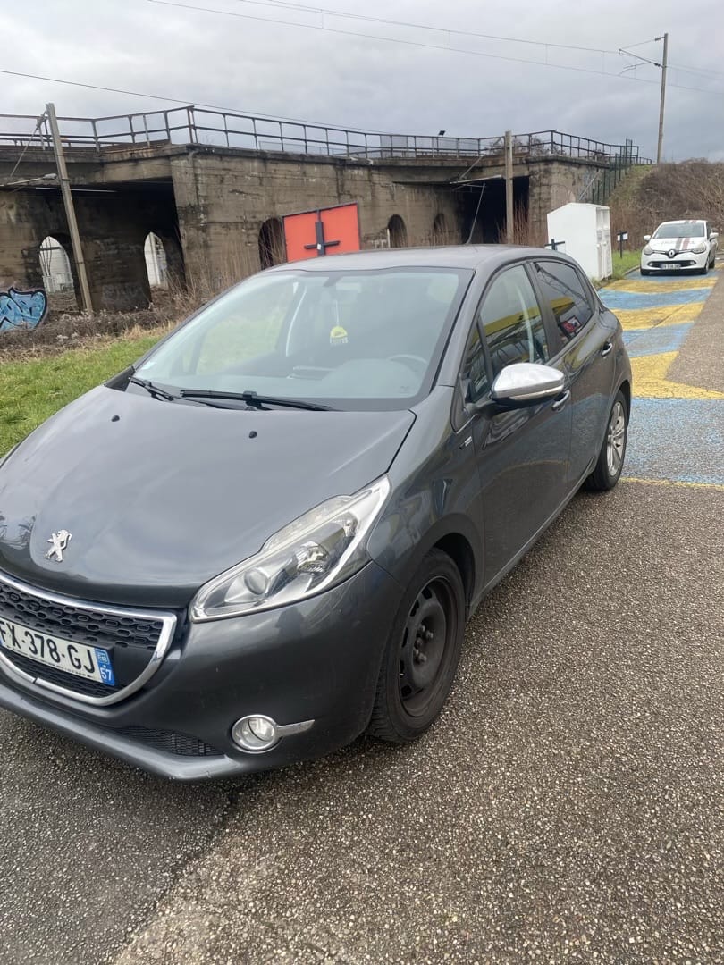 Peugeot 208 avec Climatisation