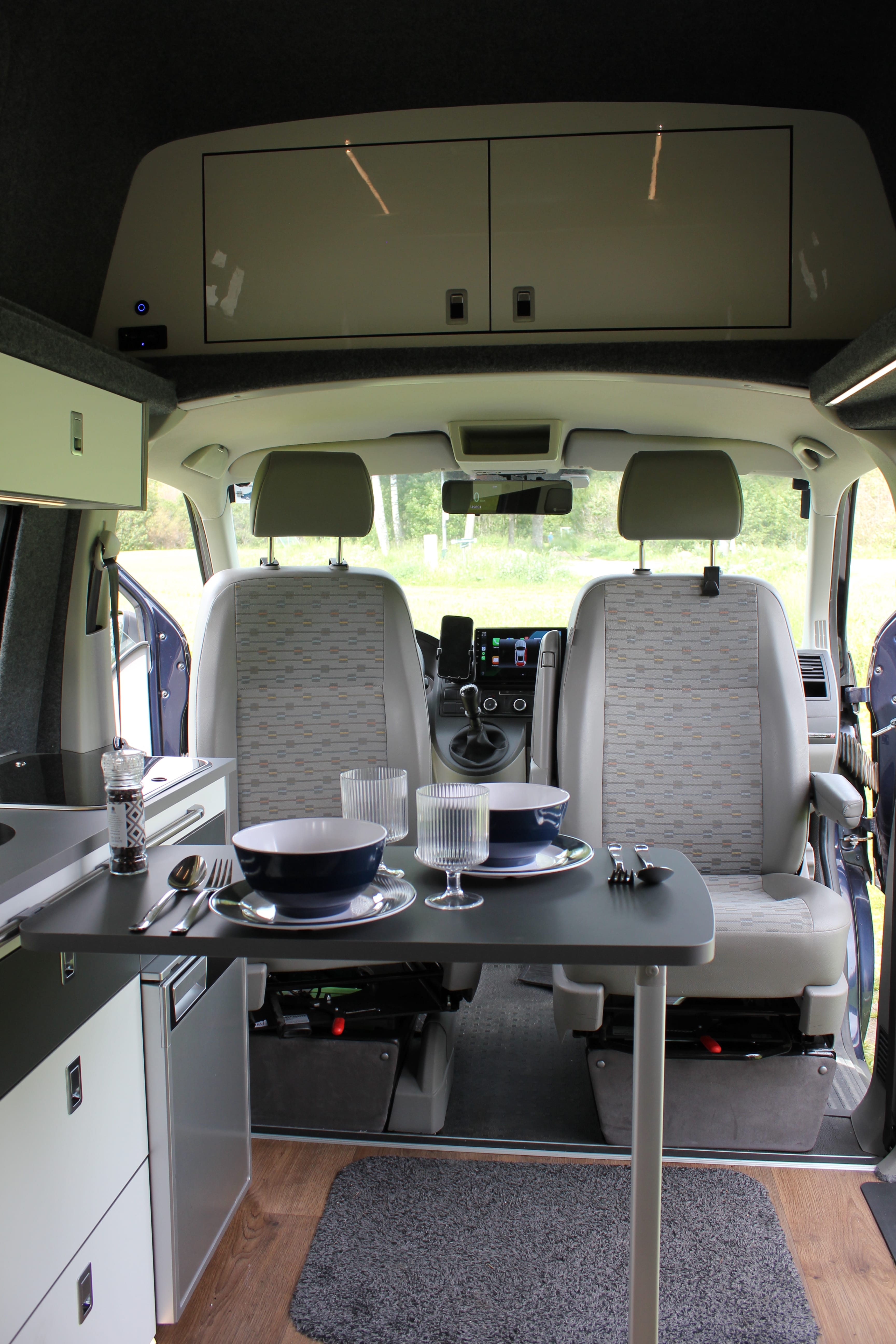 Volkswagen Caravelle med Bluetooth audio
