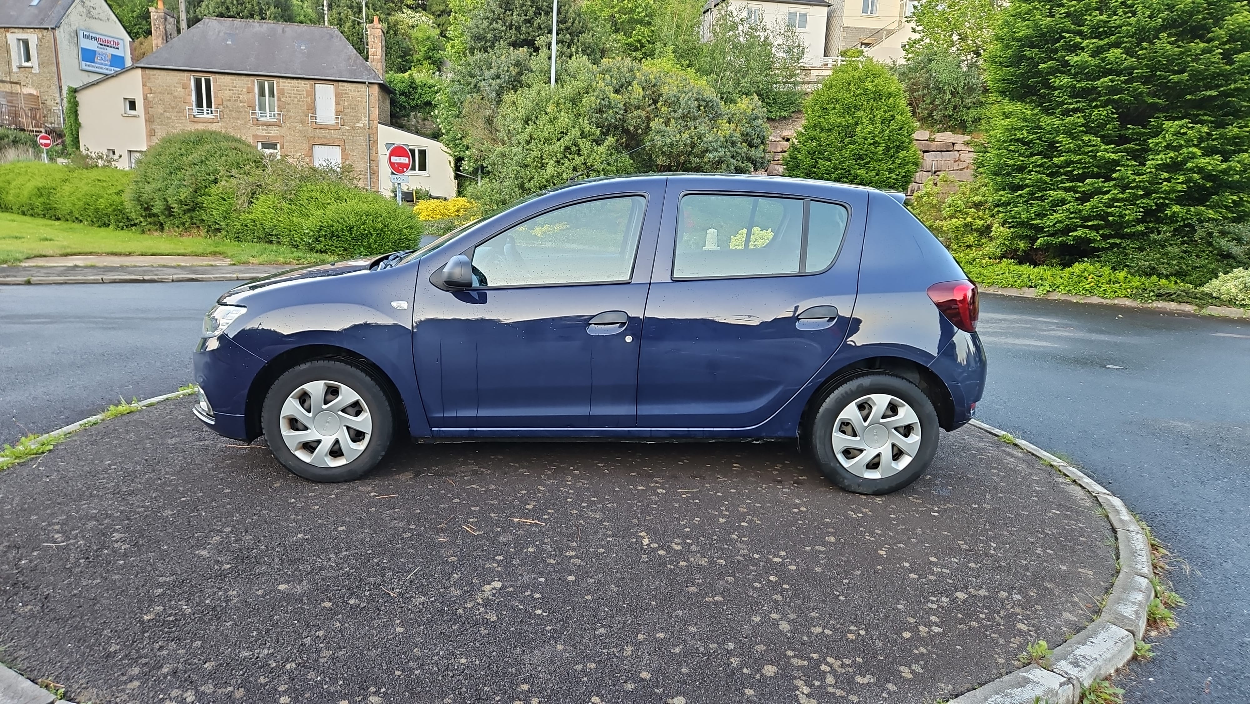 Dacia Sandero 5 places économique avec Audio Bluetooth