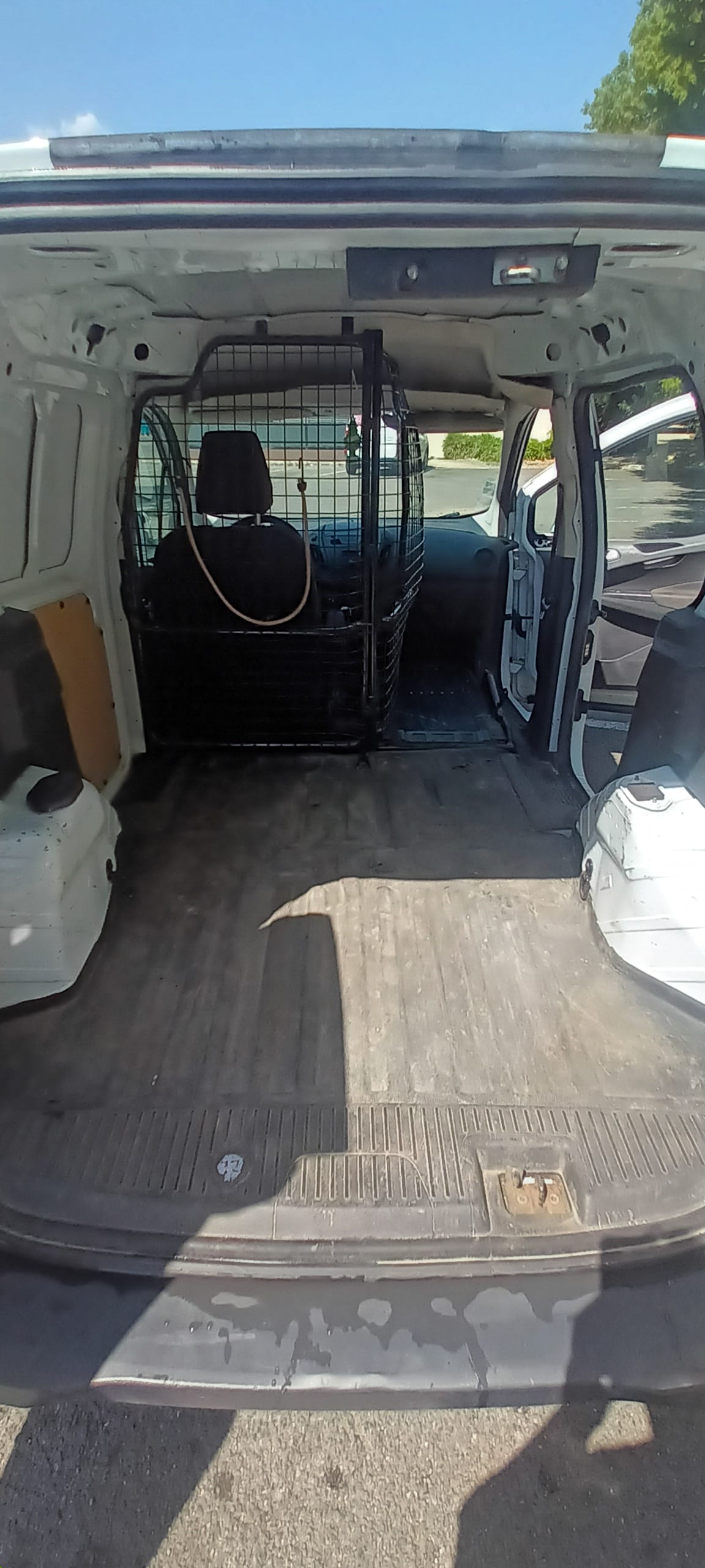Ford Transit Courier Fourgon 1.5tdci avec Autoradio