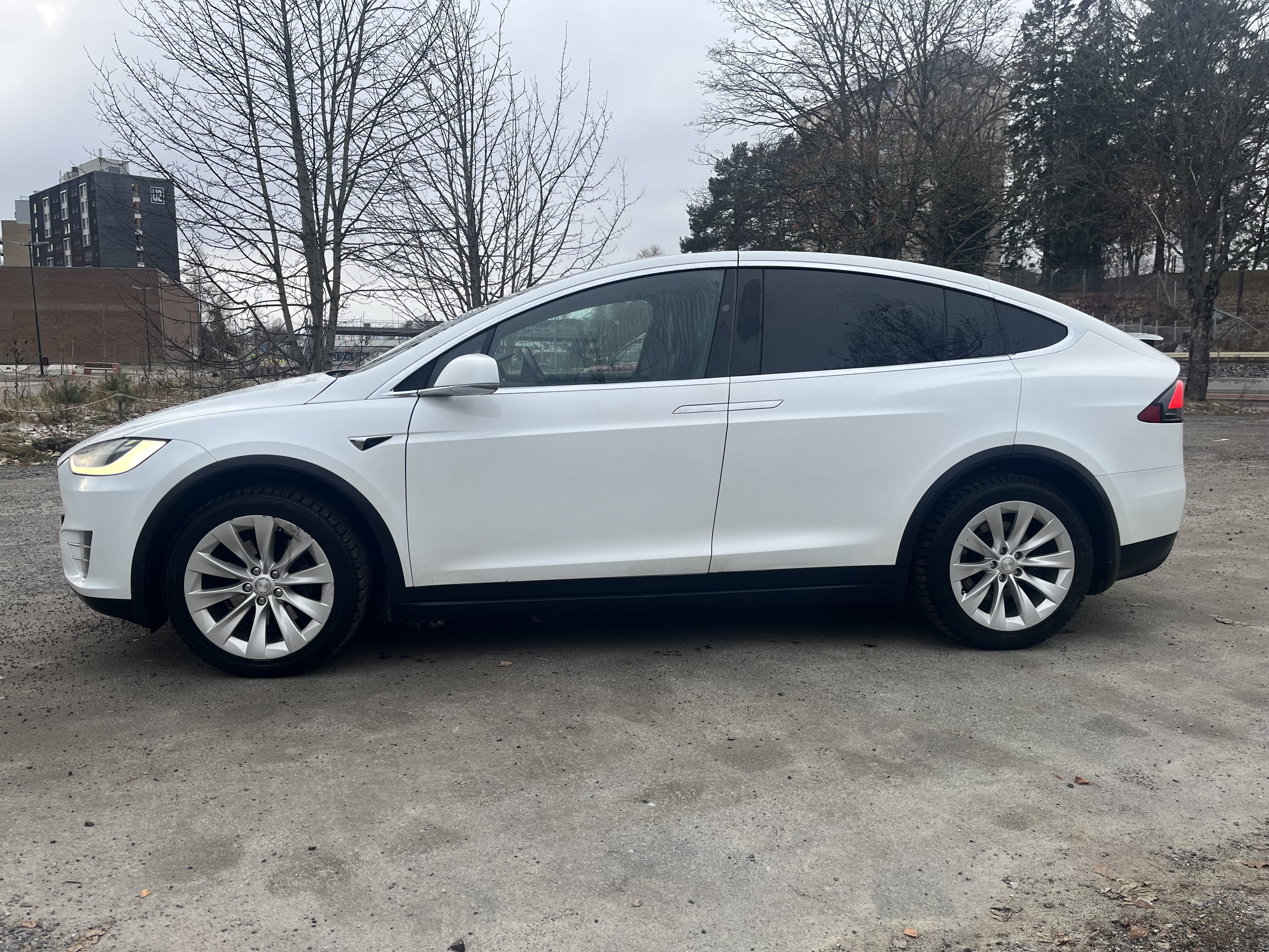 Tesla Model X med Aircondition