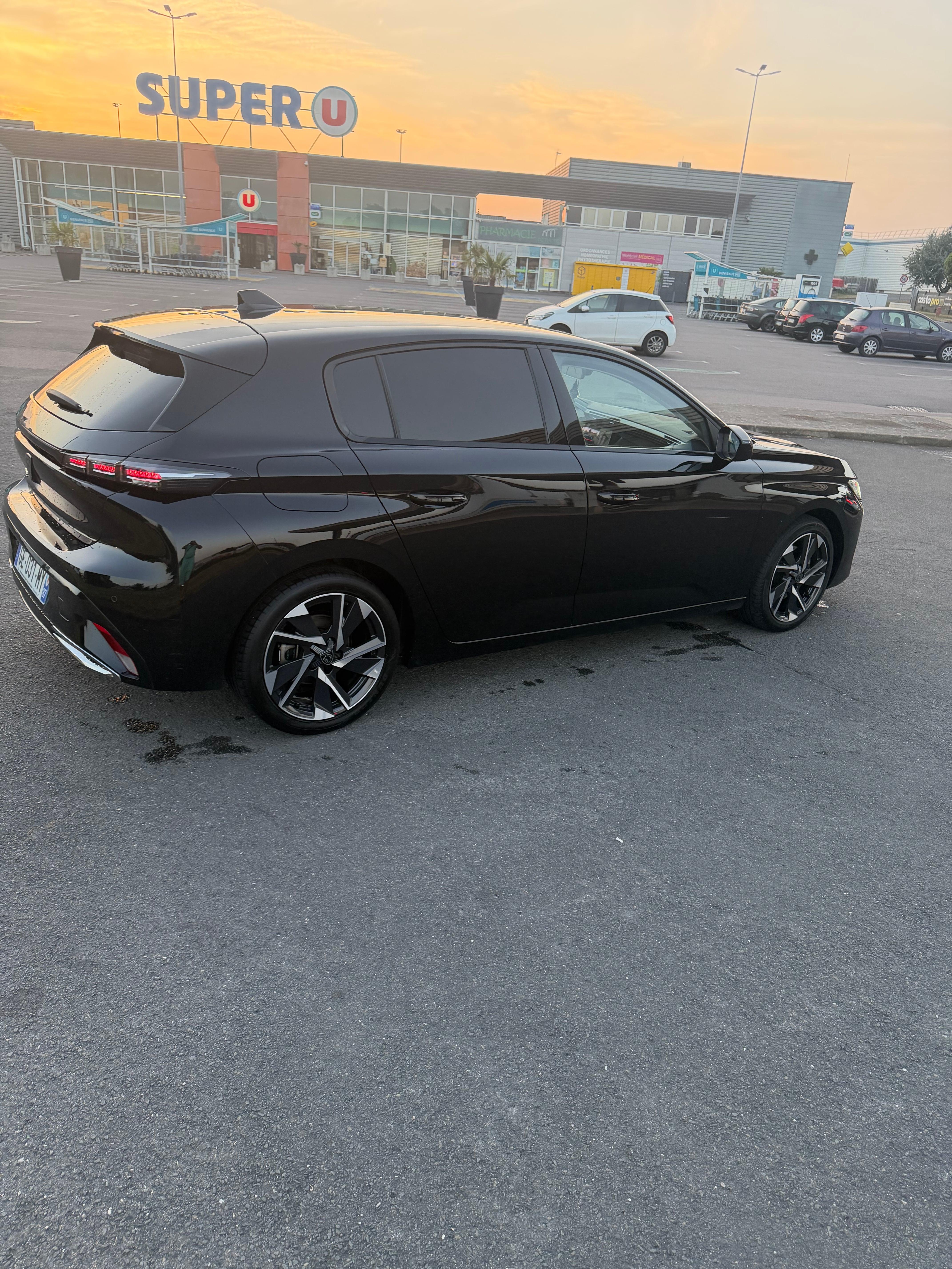 Peugeot 308 1L5 bleu hdi avec Climatisation