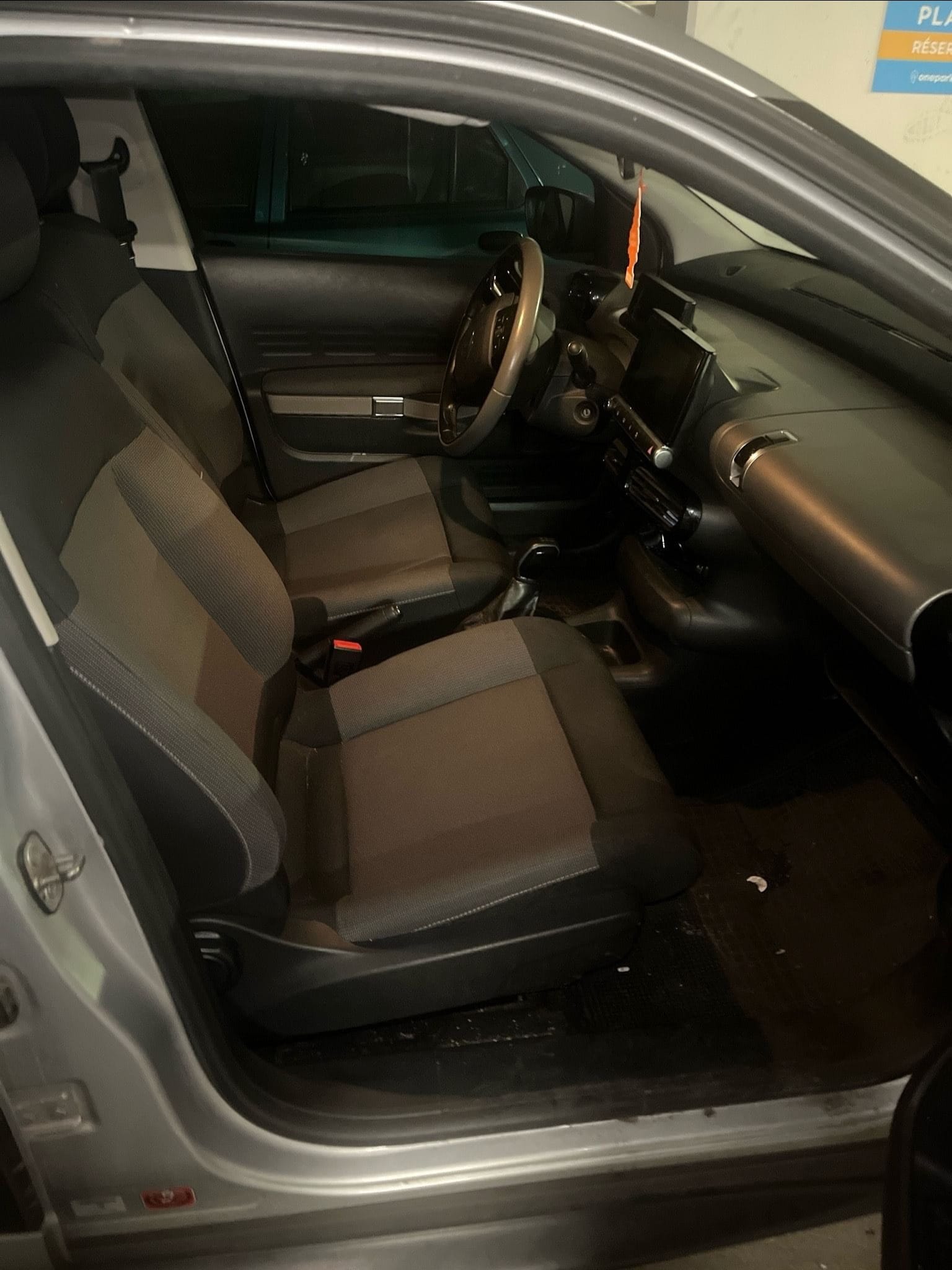 Citroen C4 Cactus FY375WC with Cruise control