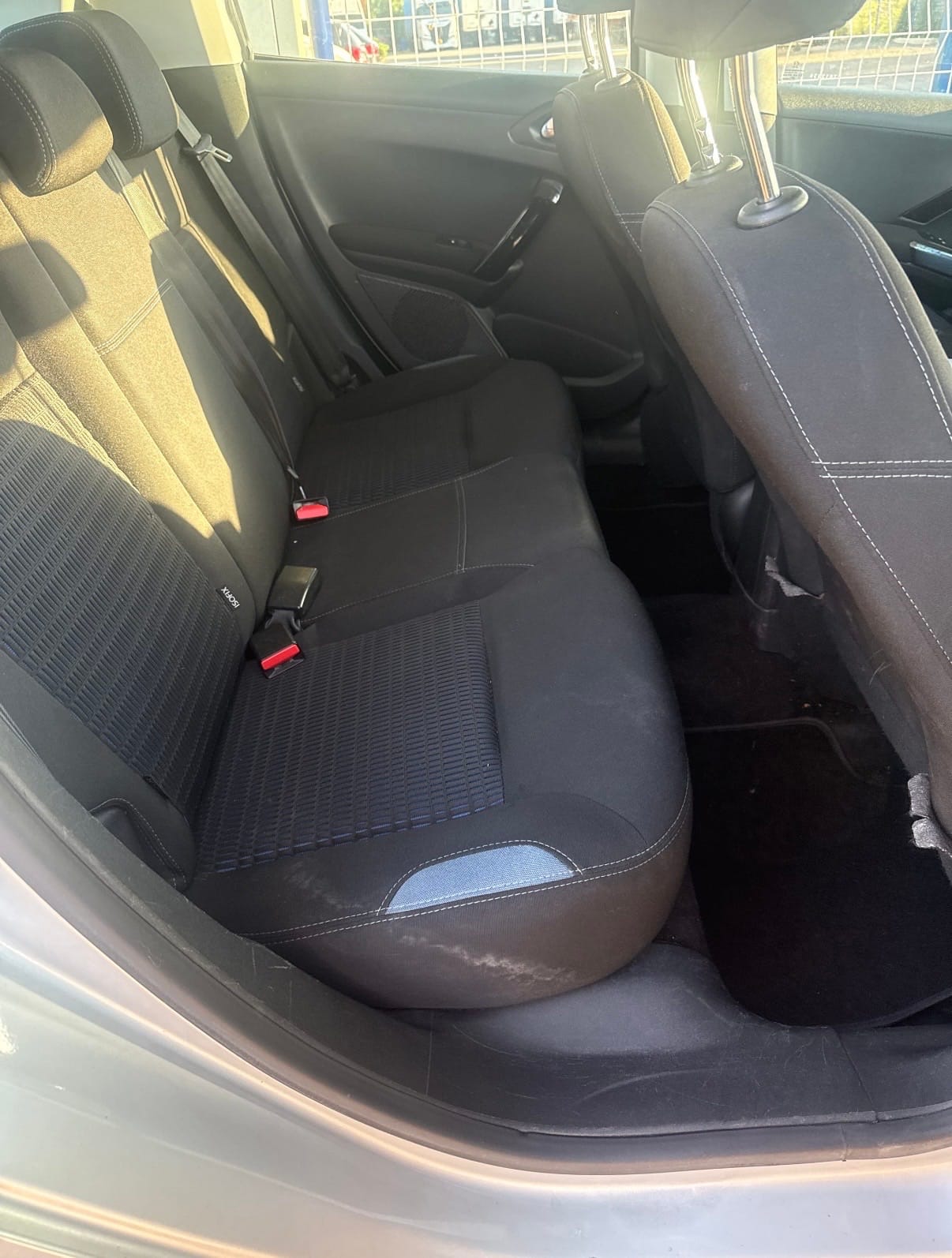 Peugeot 208 avec Port USB