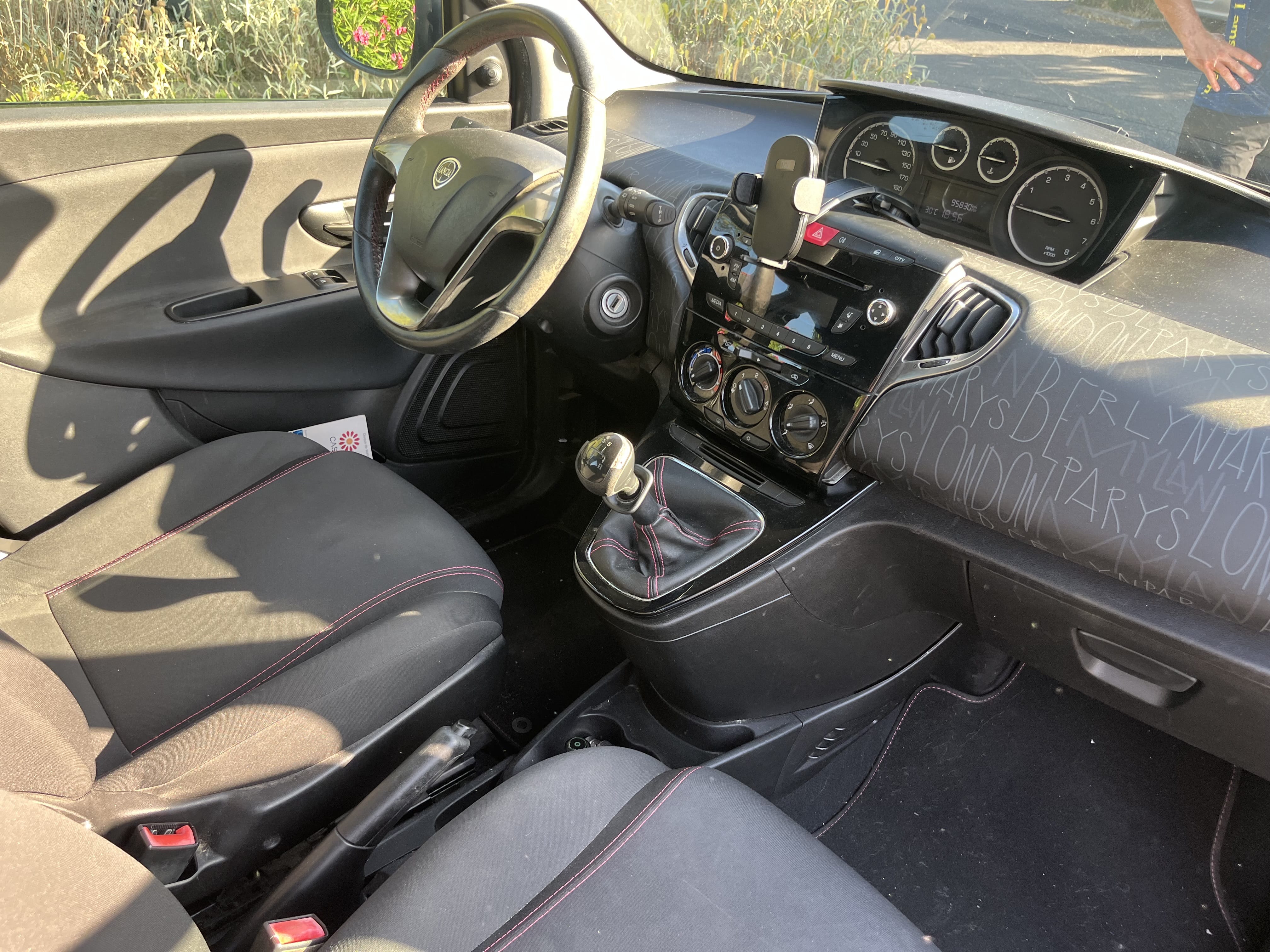Lancia Ypsilon