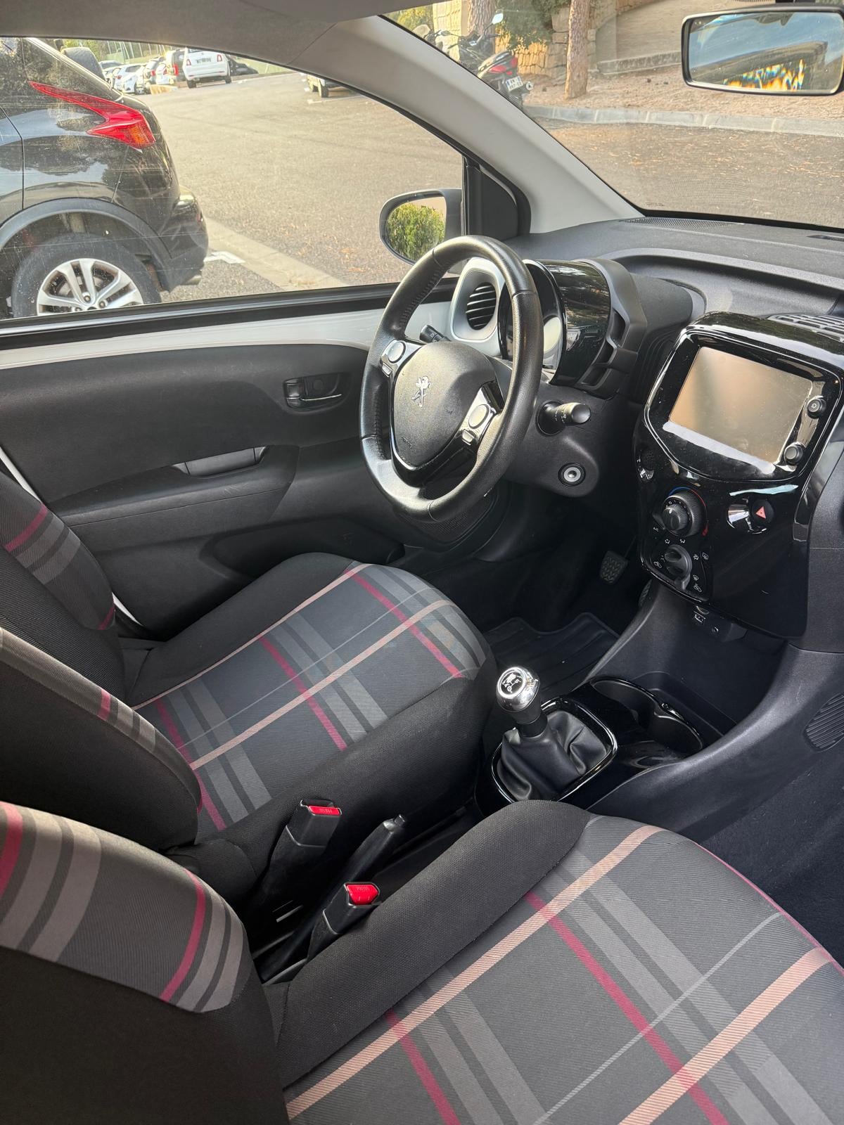 Peugeot 108 Essence mit Rückfahrkamera