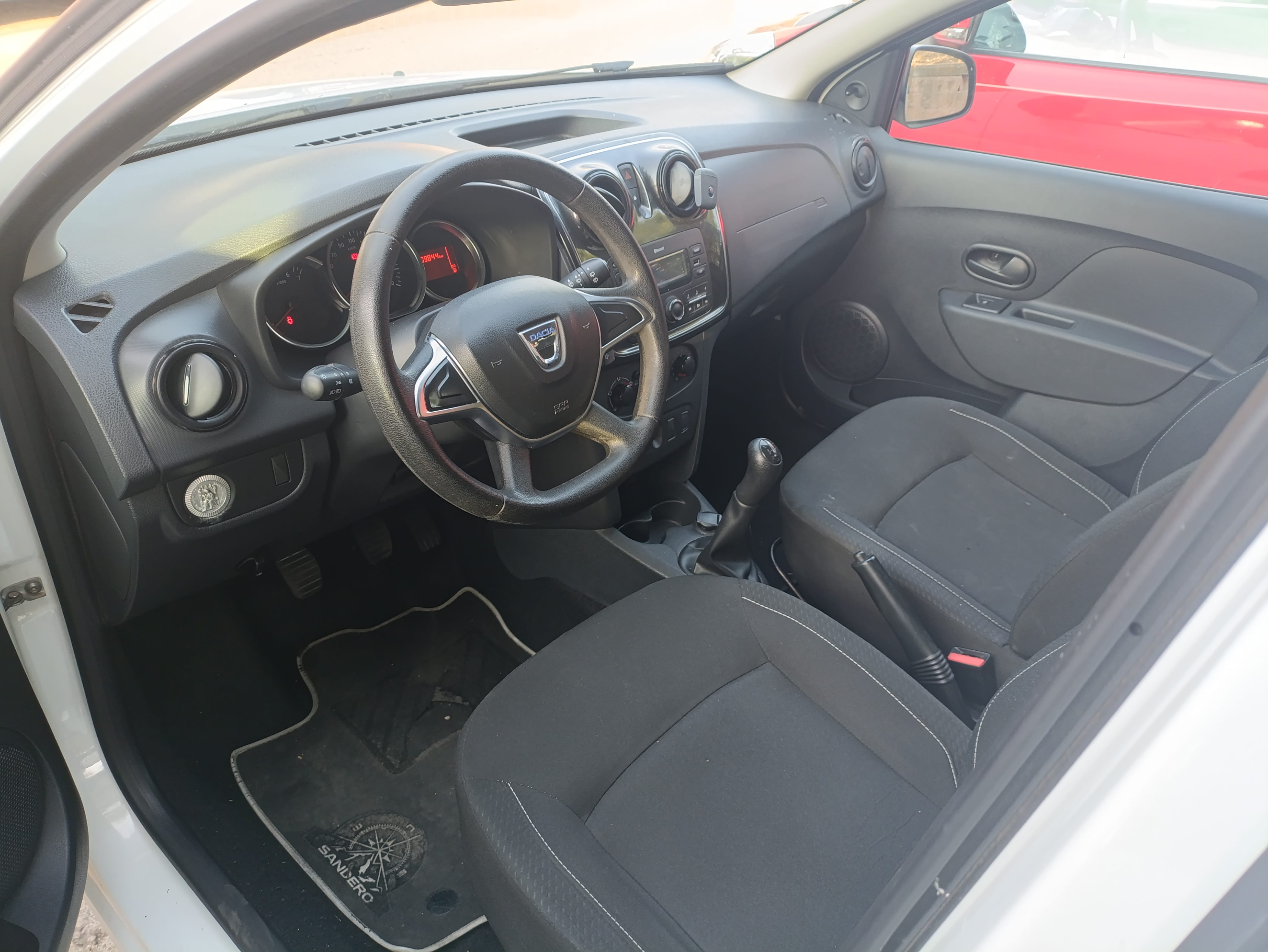 Dacia Sandero con Puertos de carga USB