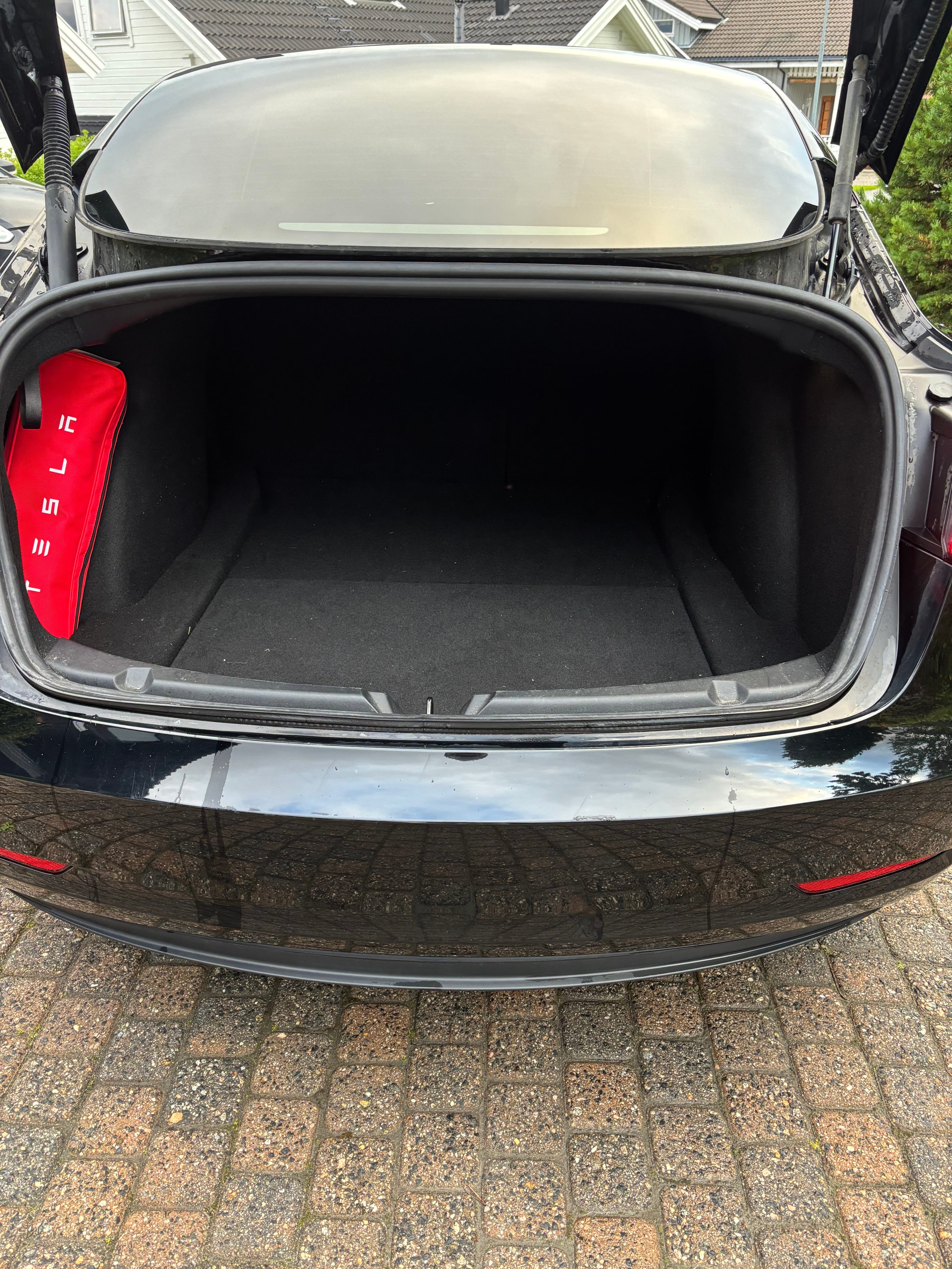 Tesla Model 3 Performance med Aircondition