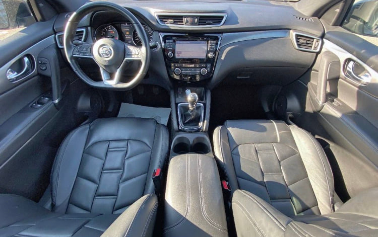 Nissan Qashqai mit Navigationsgerät