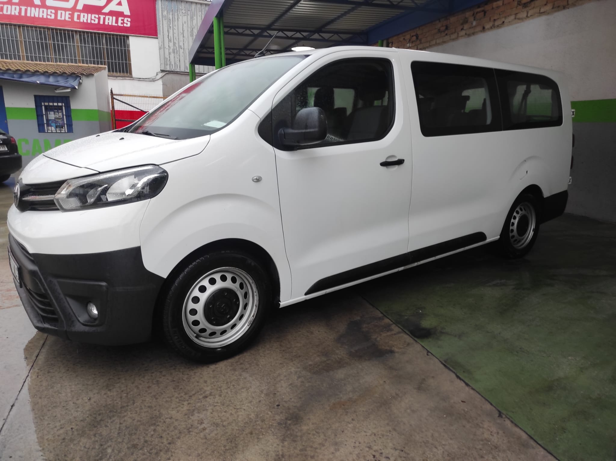 Toyota Proace Verso 2.0 150 cv con Enganche