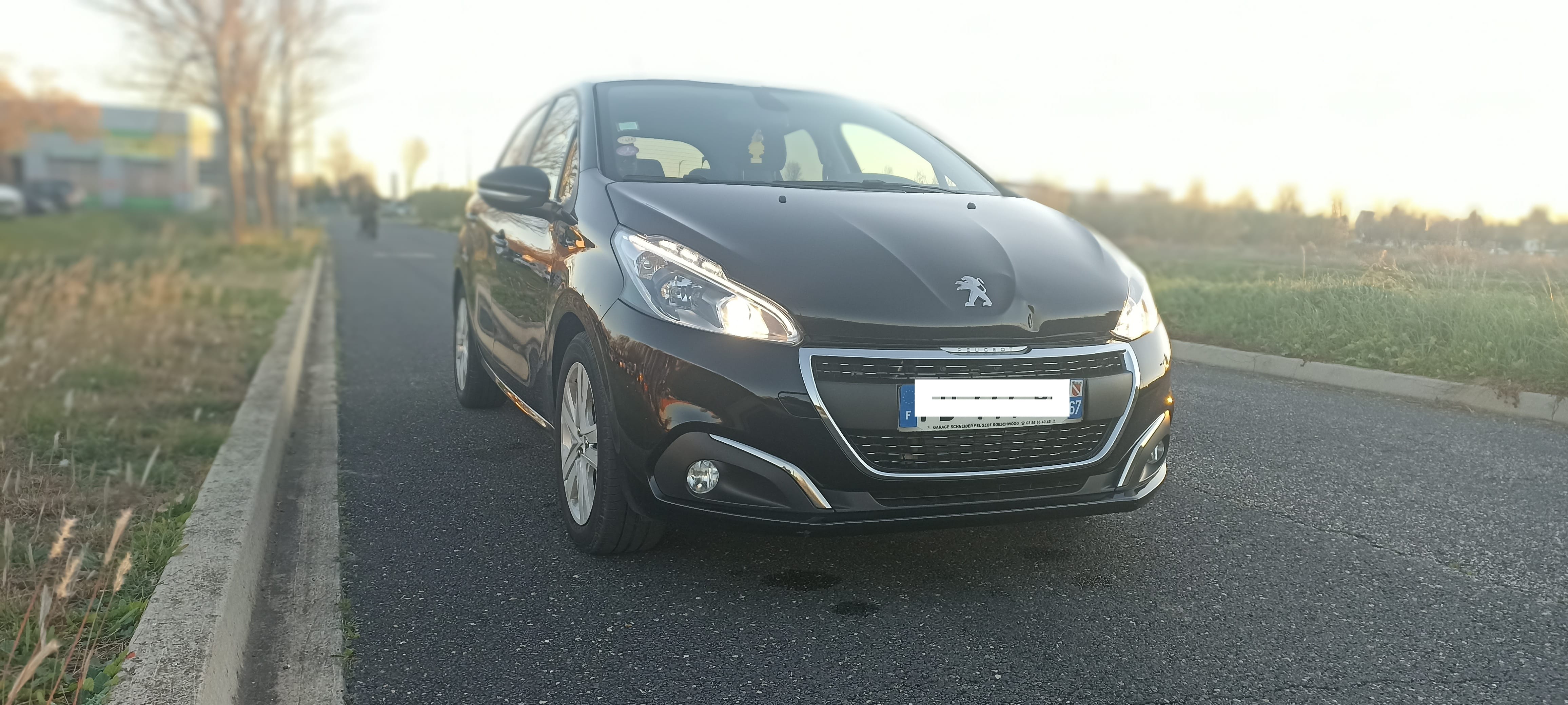 Peugeot 208 Signature, 2019, Essence 95