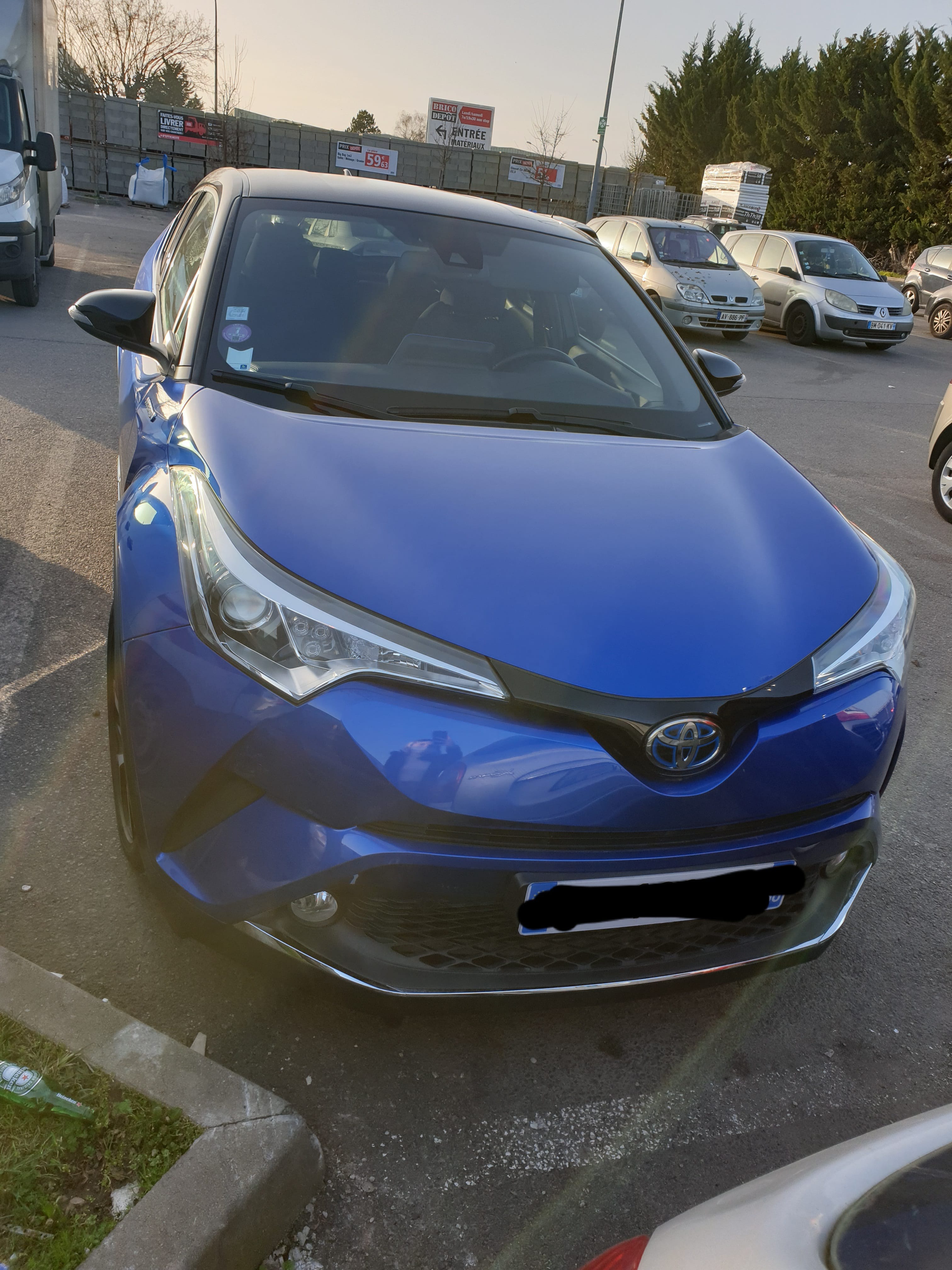 Toyota C-HR, 2017, Essence 95 / Électrique (hybride), automatique