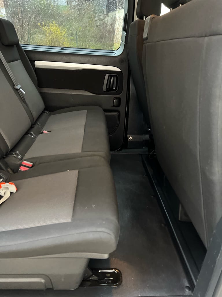 Peugeot Traveller Business avec Apple CarPlay