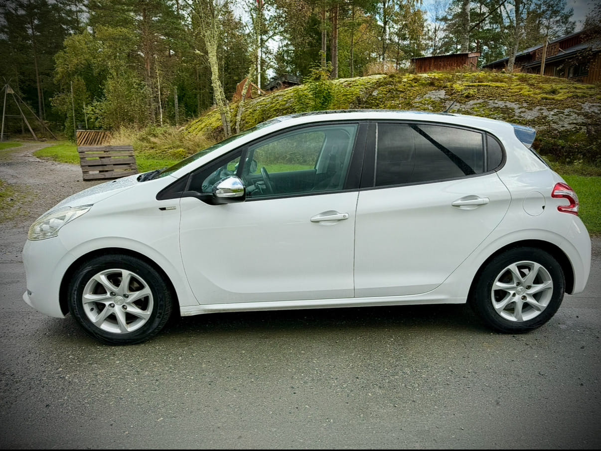 Peugeot 208 med Aircondition