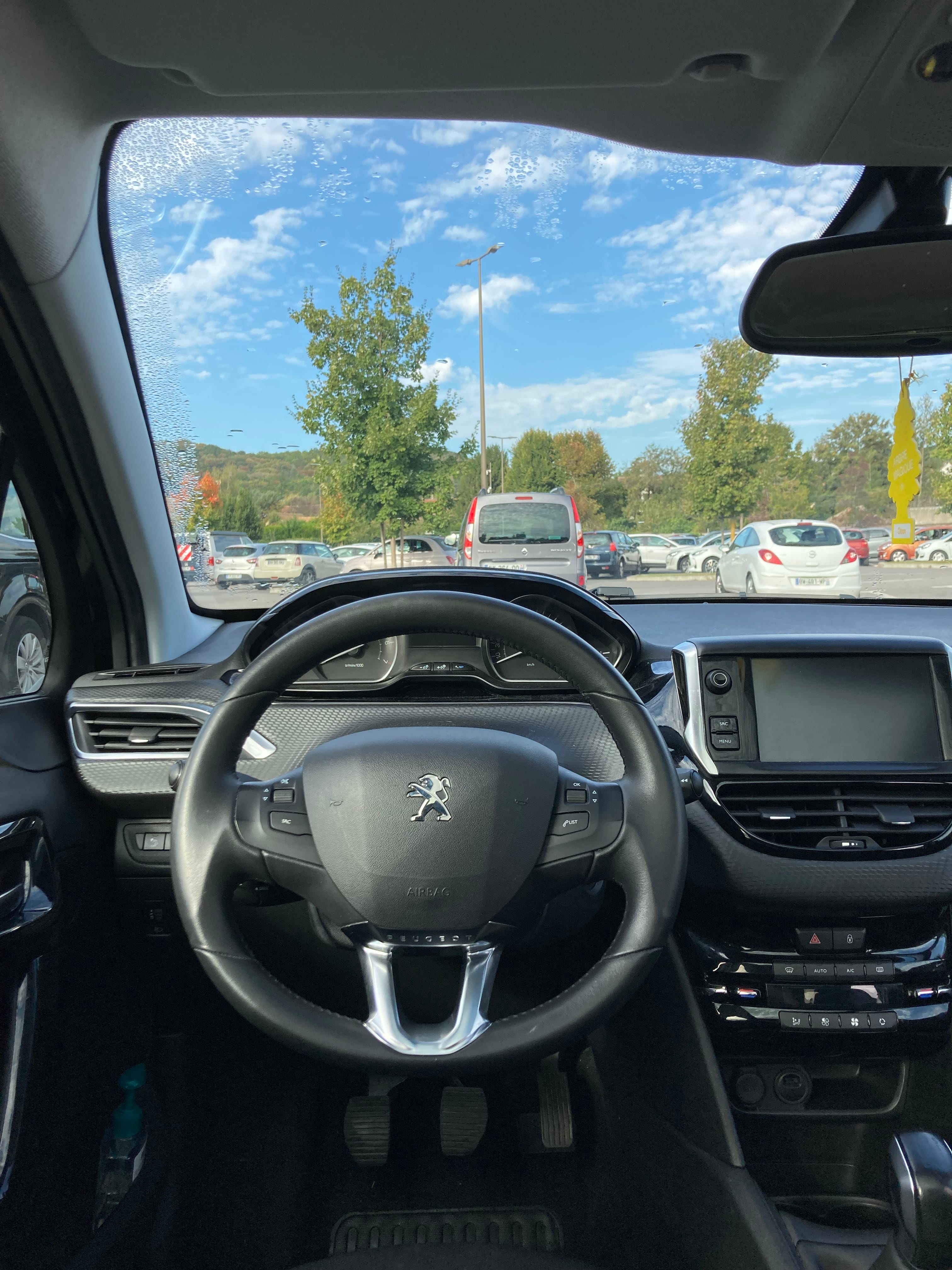 Peugeot 208 avec Régulateur de vitesse