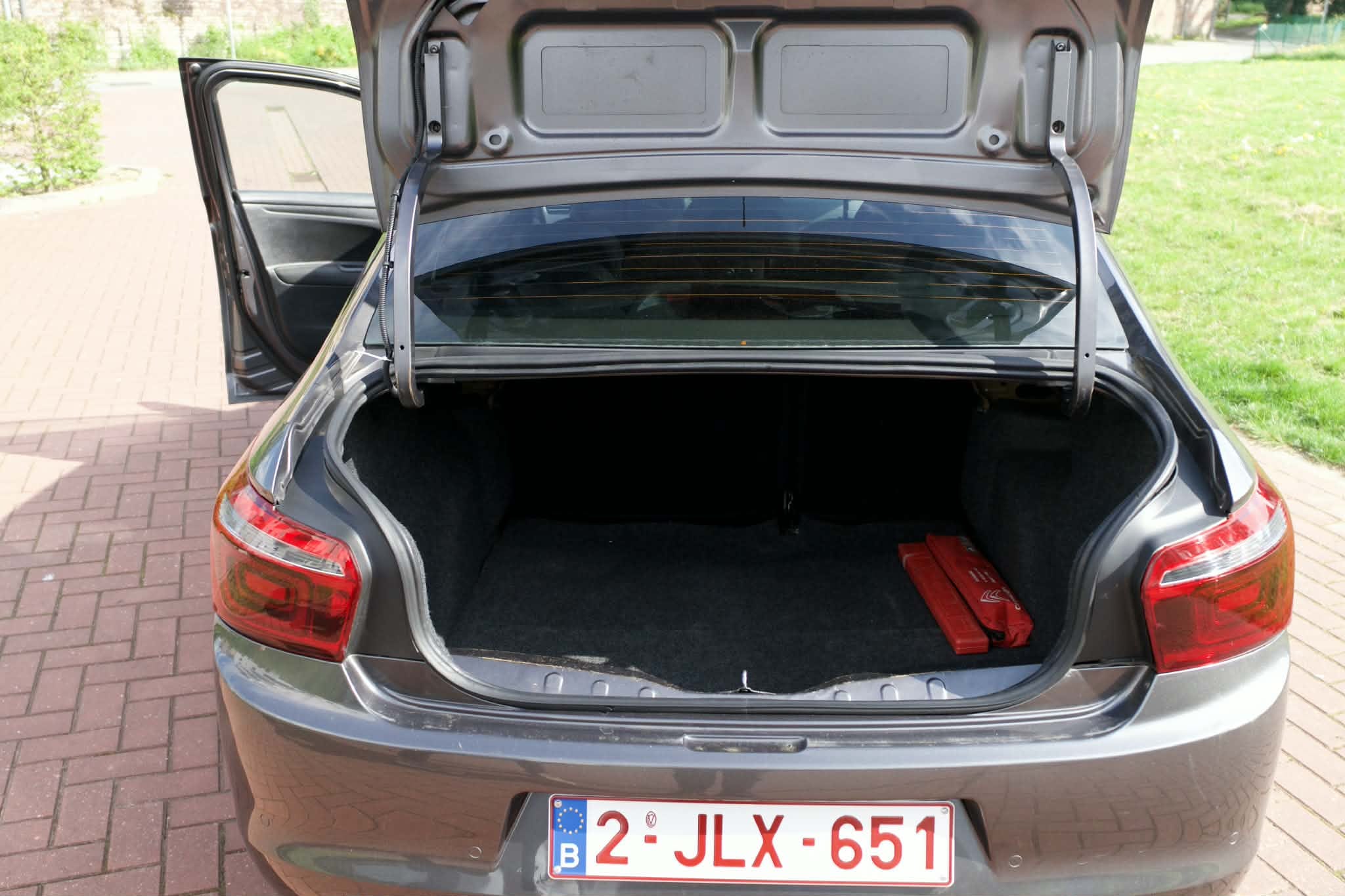 Citroen C-Elysée met Autoradio