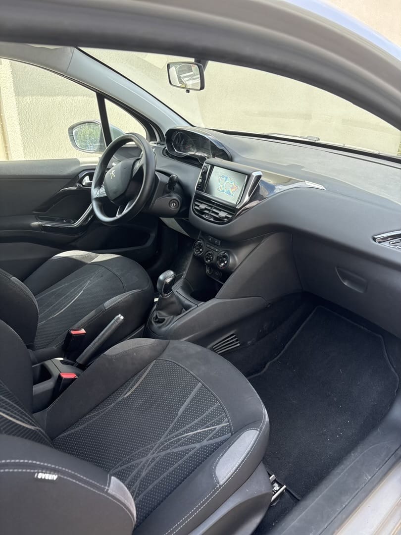 Peugeot 208 1.2