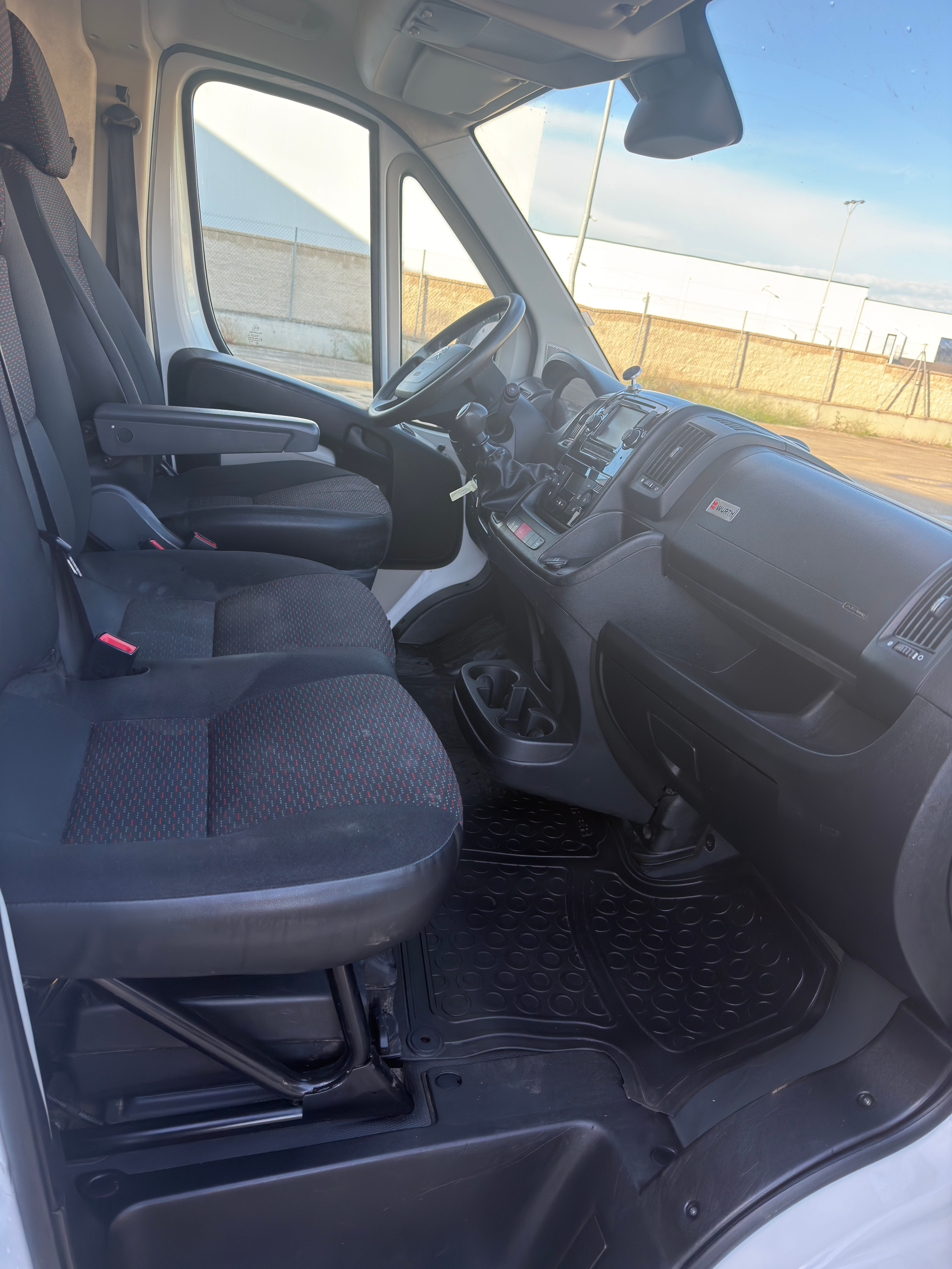Citroen Jumper mit Navigationsgerät