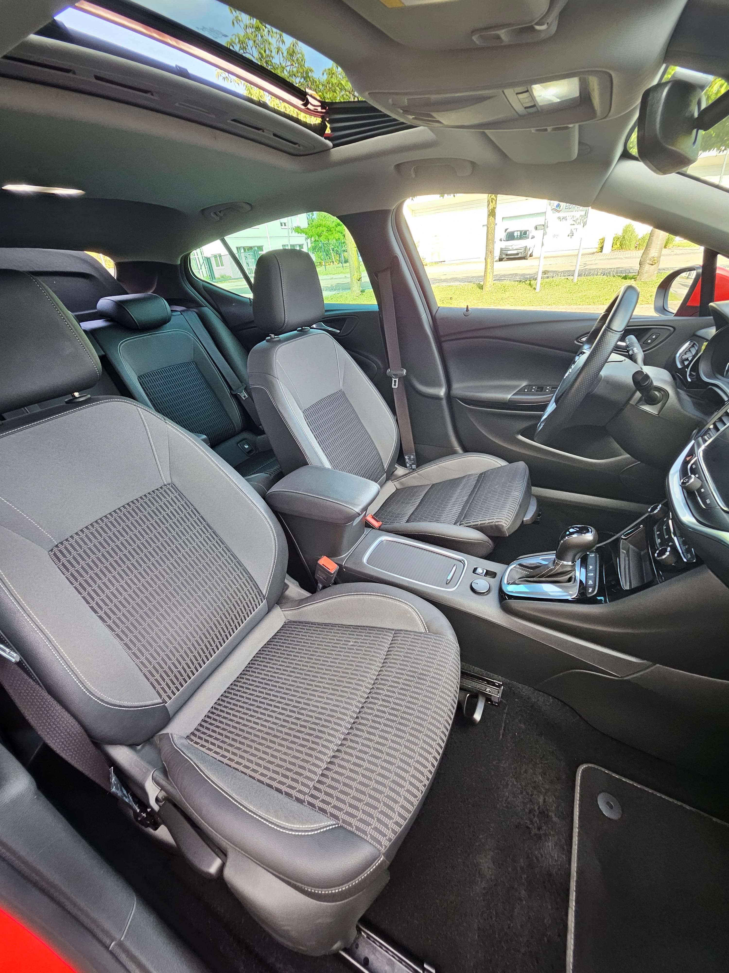 Opel Astra 145CH Auto Full Options avec Apple CarPlay