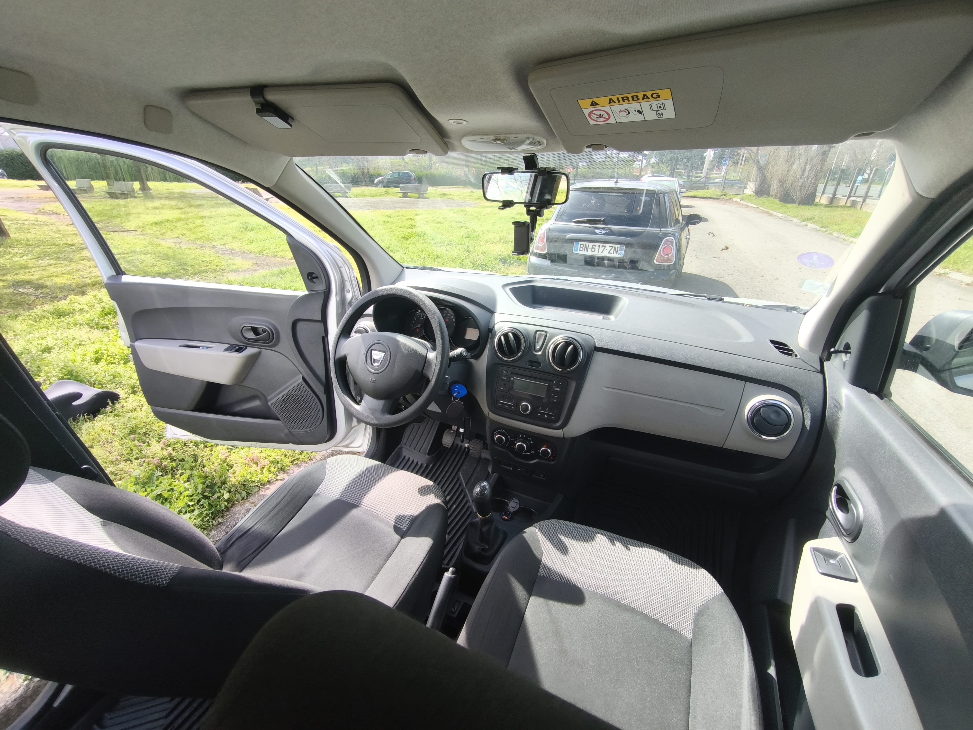 Dacia Lodgy avec Siège bébé