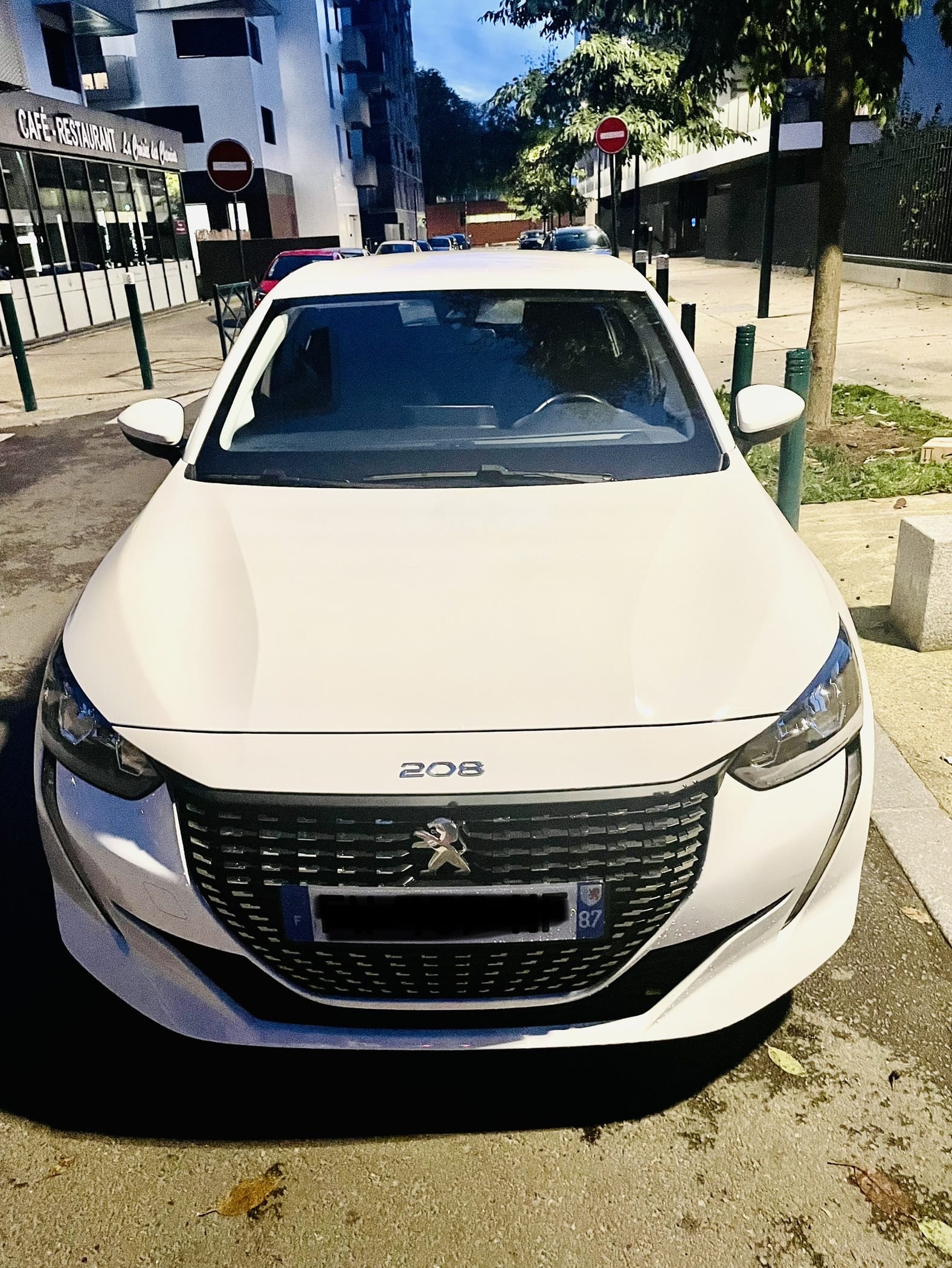 Peugeot 208 avec Climatisation
