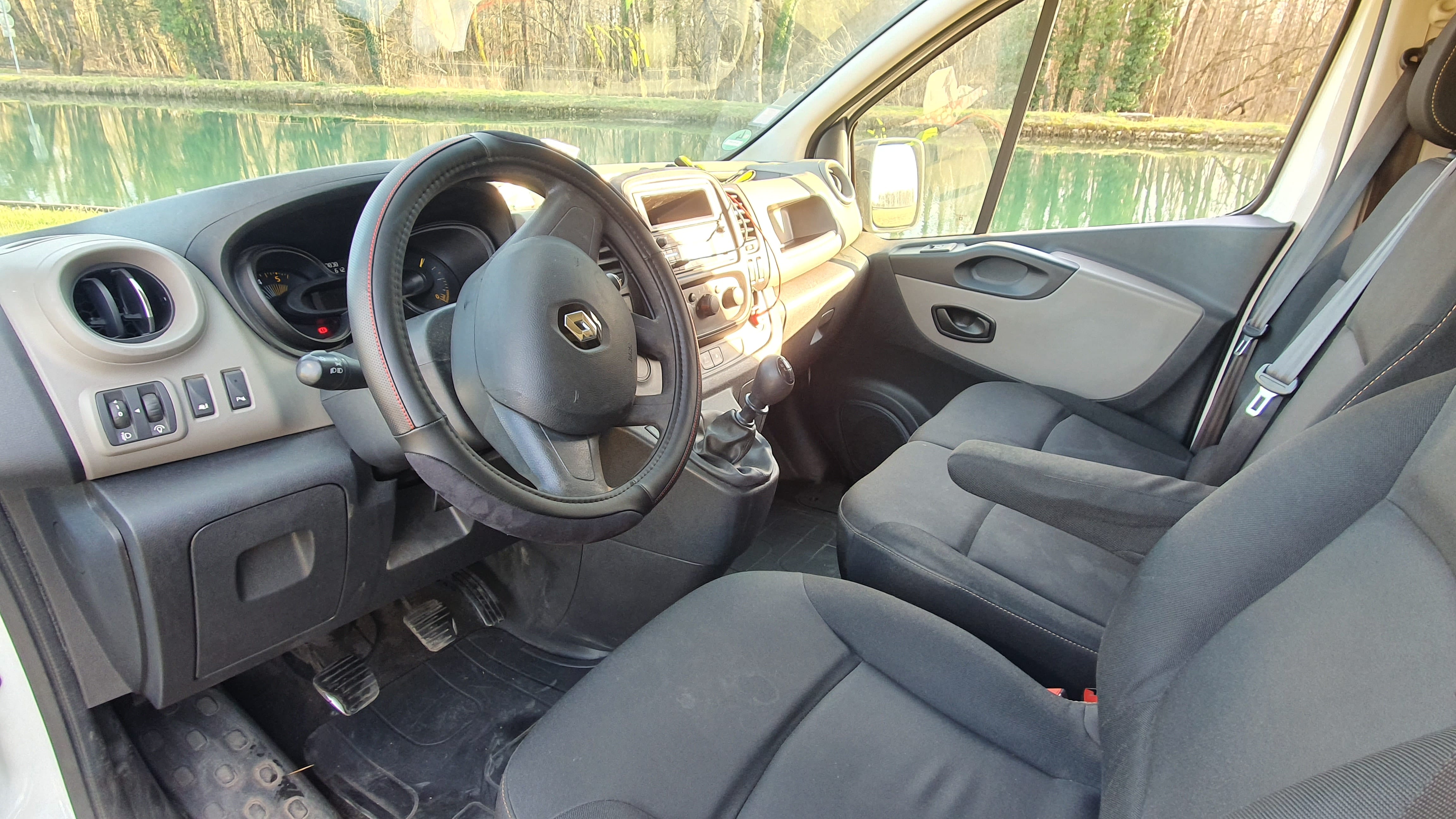 Renault Trafic Radar de Recul + Clim avec Entrée audio / iPod