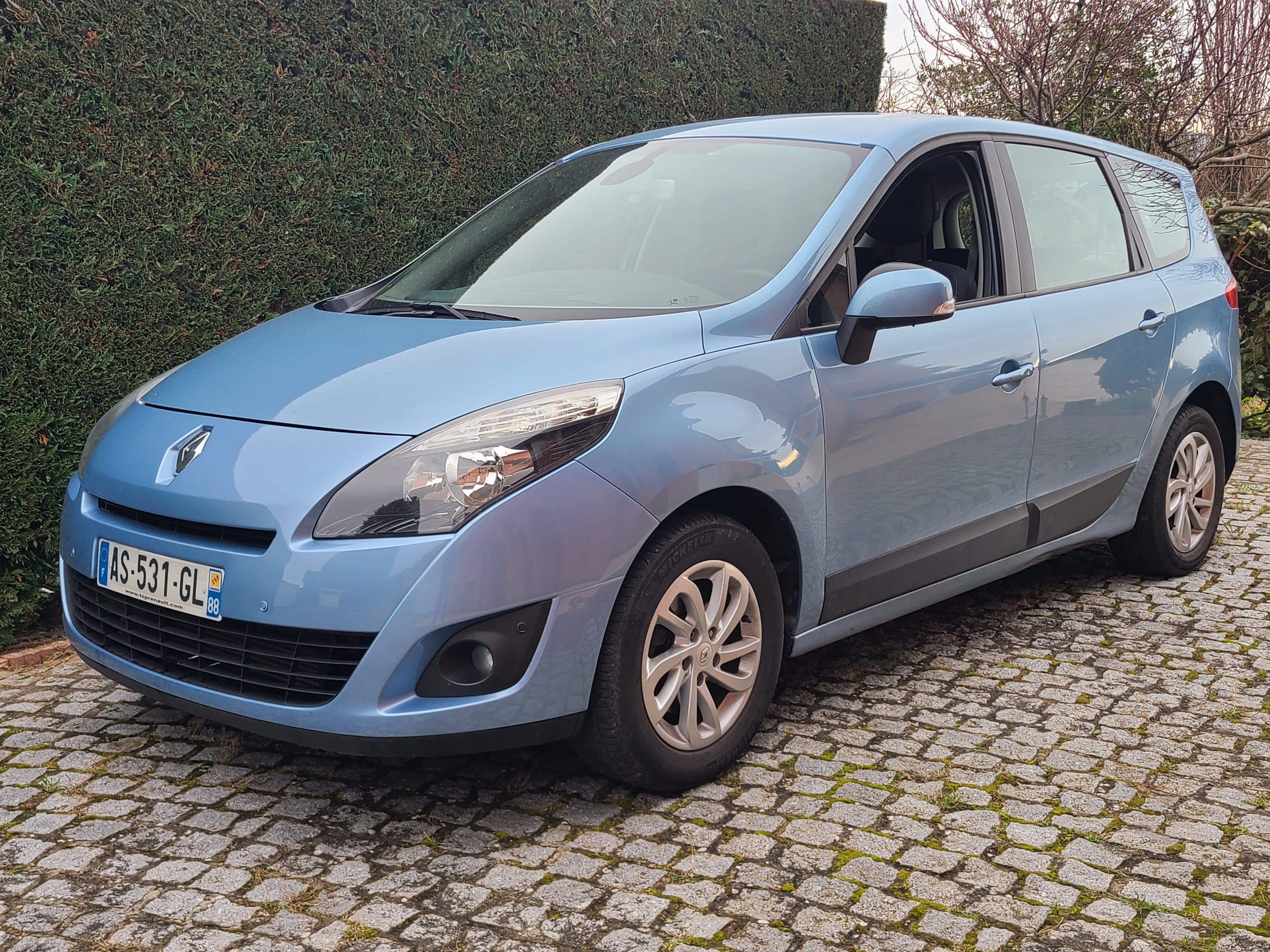 Renault Grand Scenic 1.4 TCE 130ch. 7 places, 2010, Essence 95, 7 places