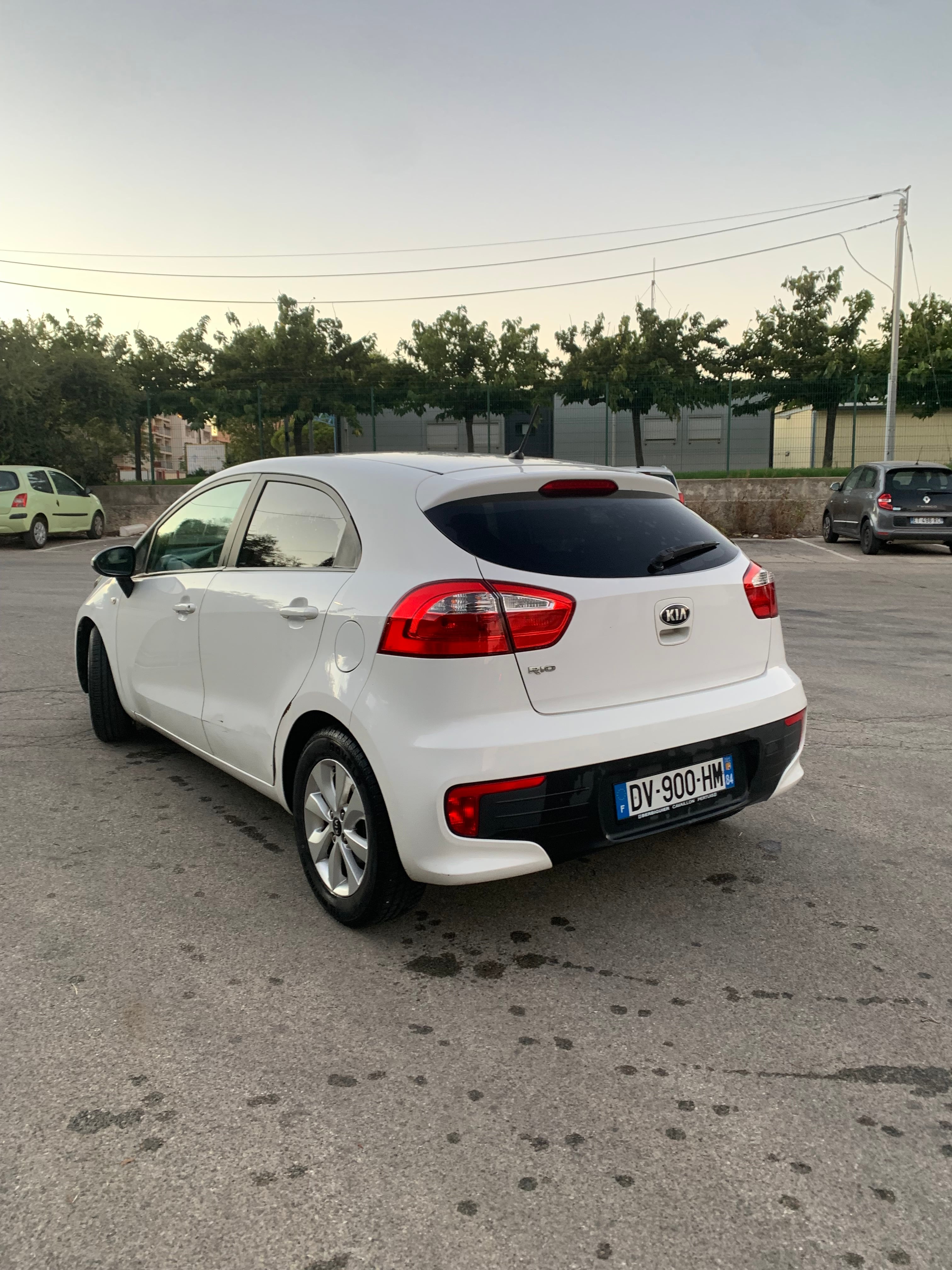 Kia Rio avec Régulateur de vitesse