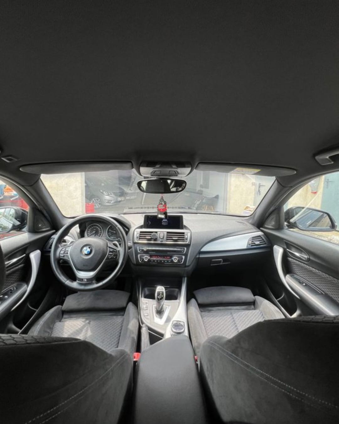 BMW Série 1 118i avec GPS