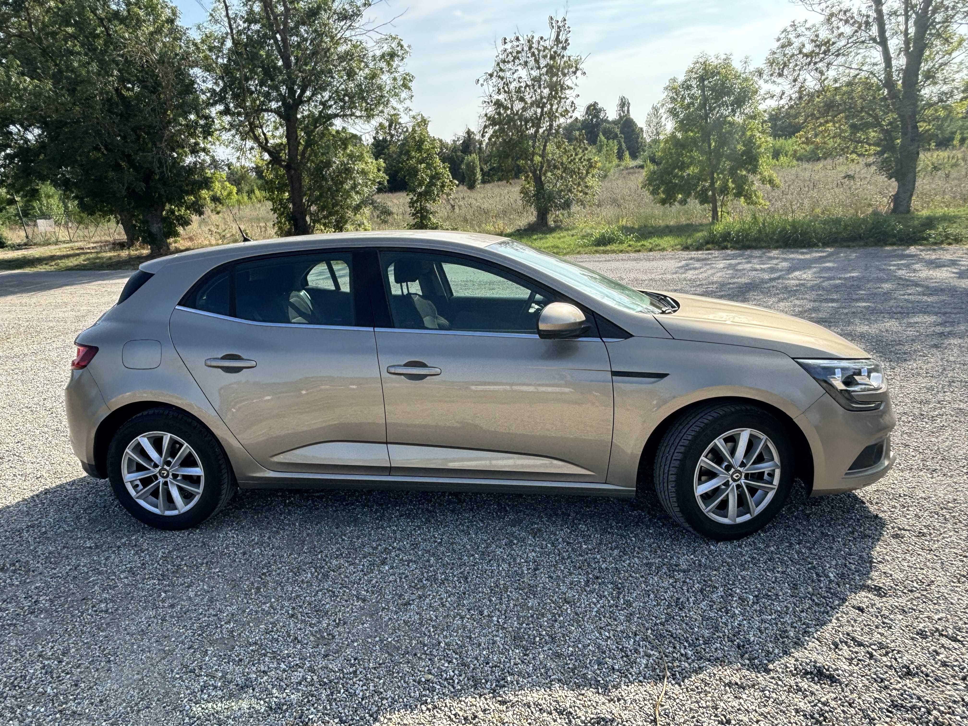 Renault Mégane 5 places avec Climatisation