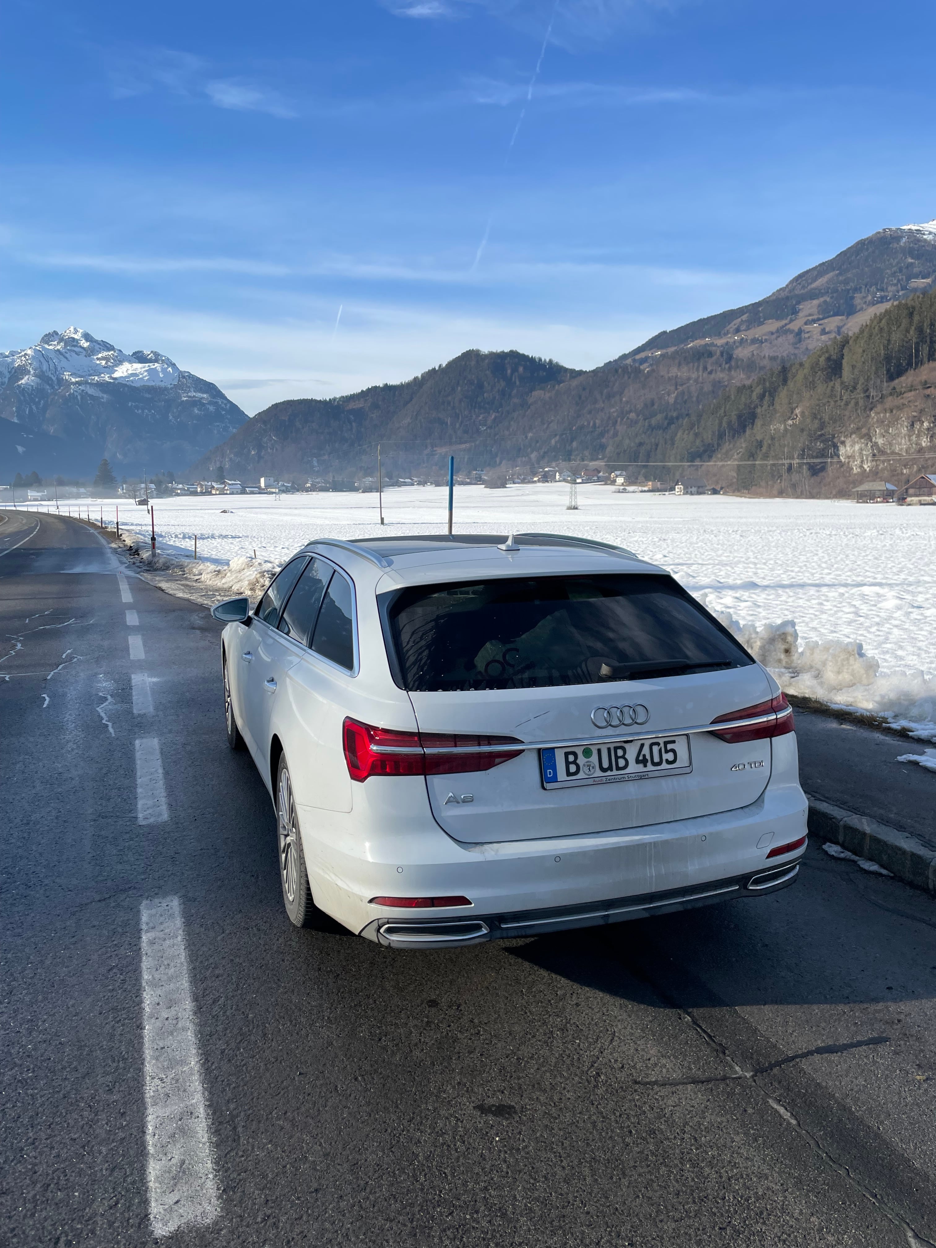 Audi A6 Avant mit Kindersitz