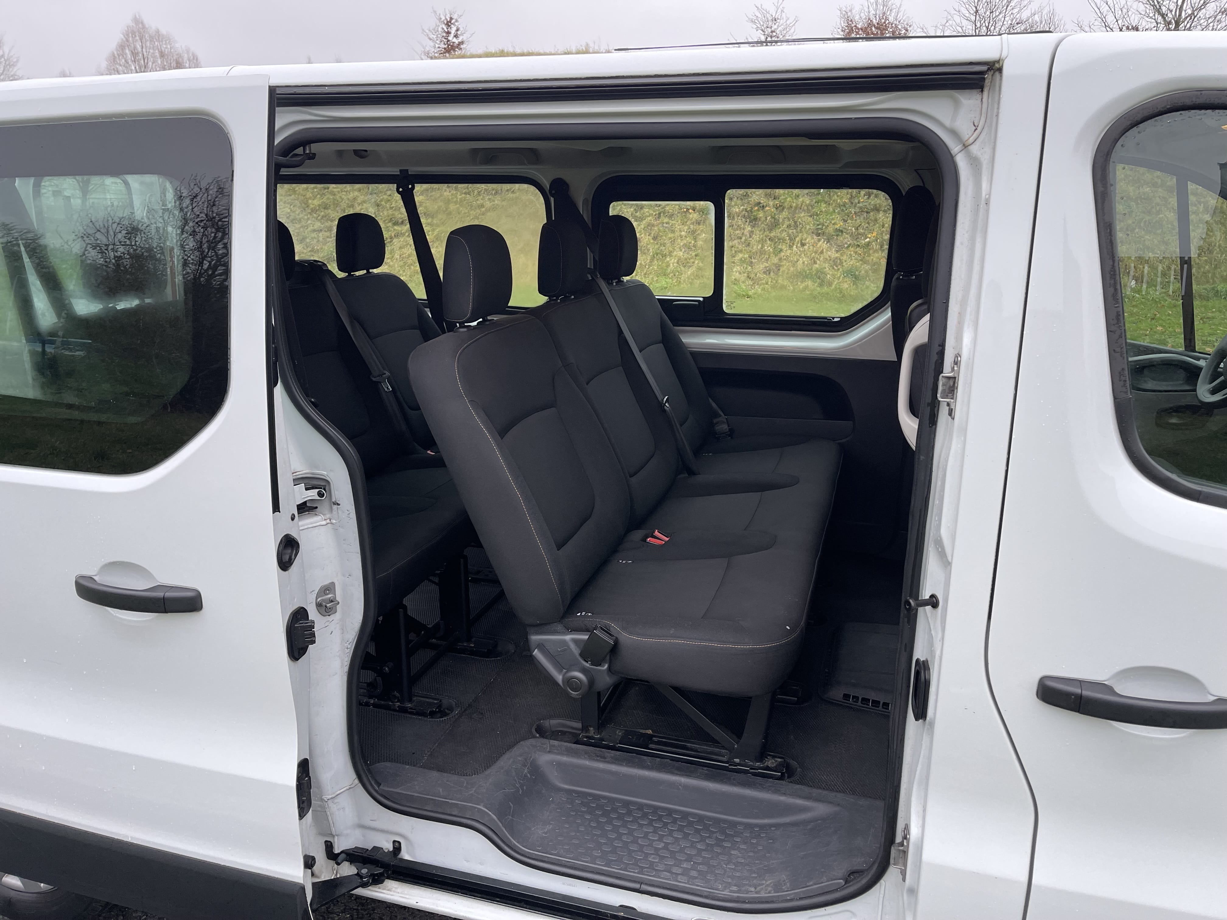 Renault Trafic Passenger avec Siège bébé
