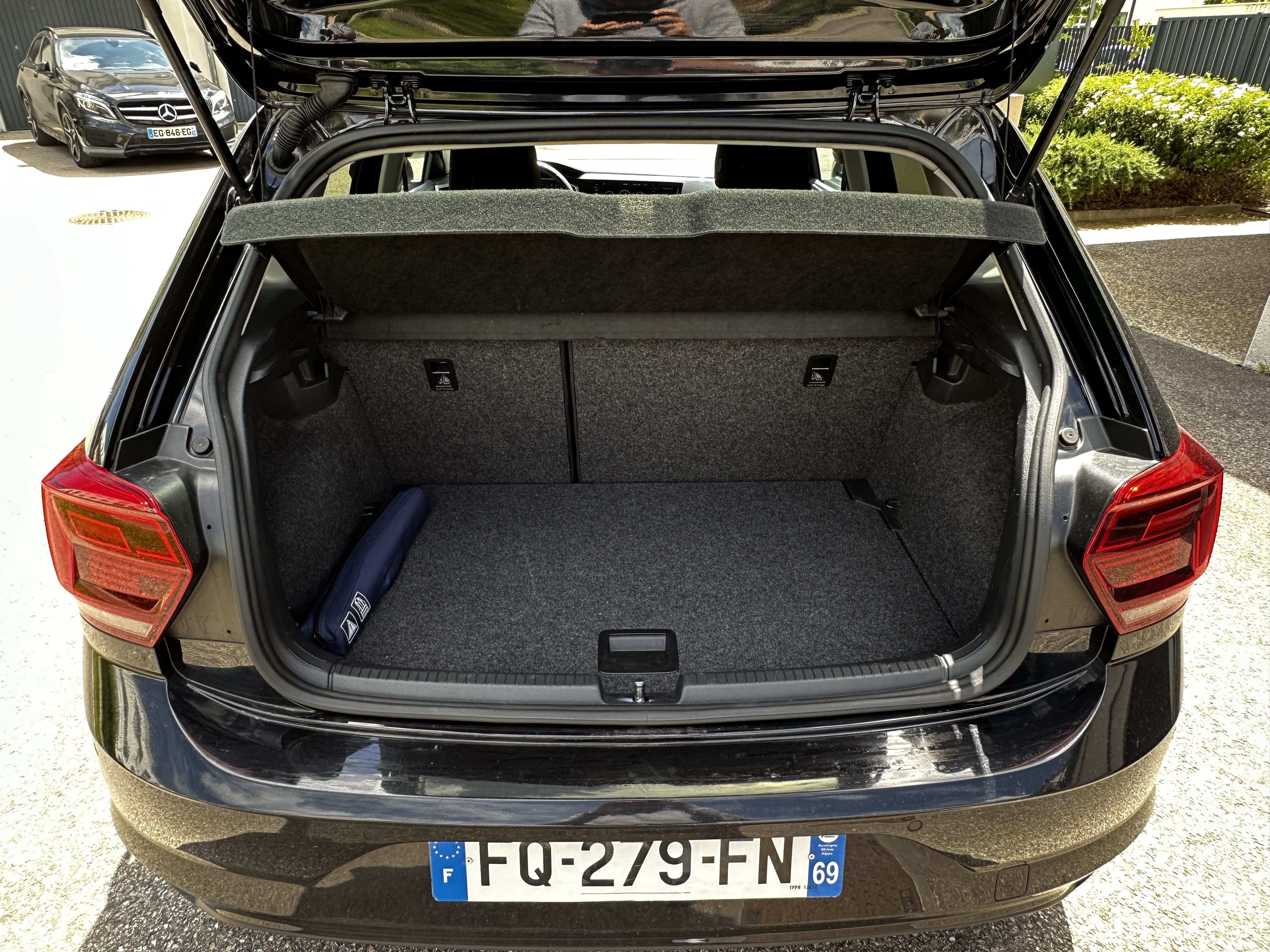 Volkswagen Polo R-Line DSG - Sportive, confortable et automatique ! avec Apple CarPlay