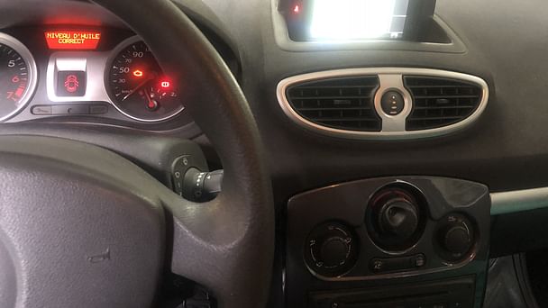 Renault Clio Louez la Renault Clio Essence – Sécurité, Confort et Économie !