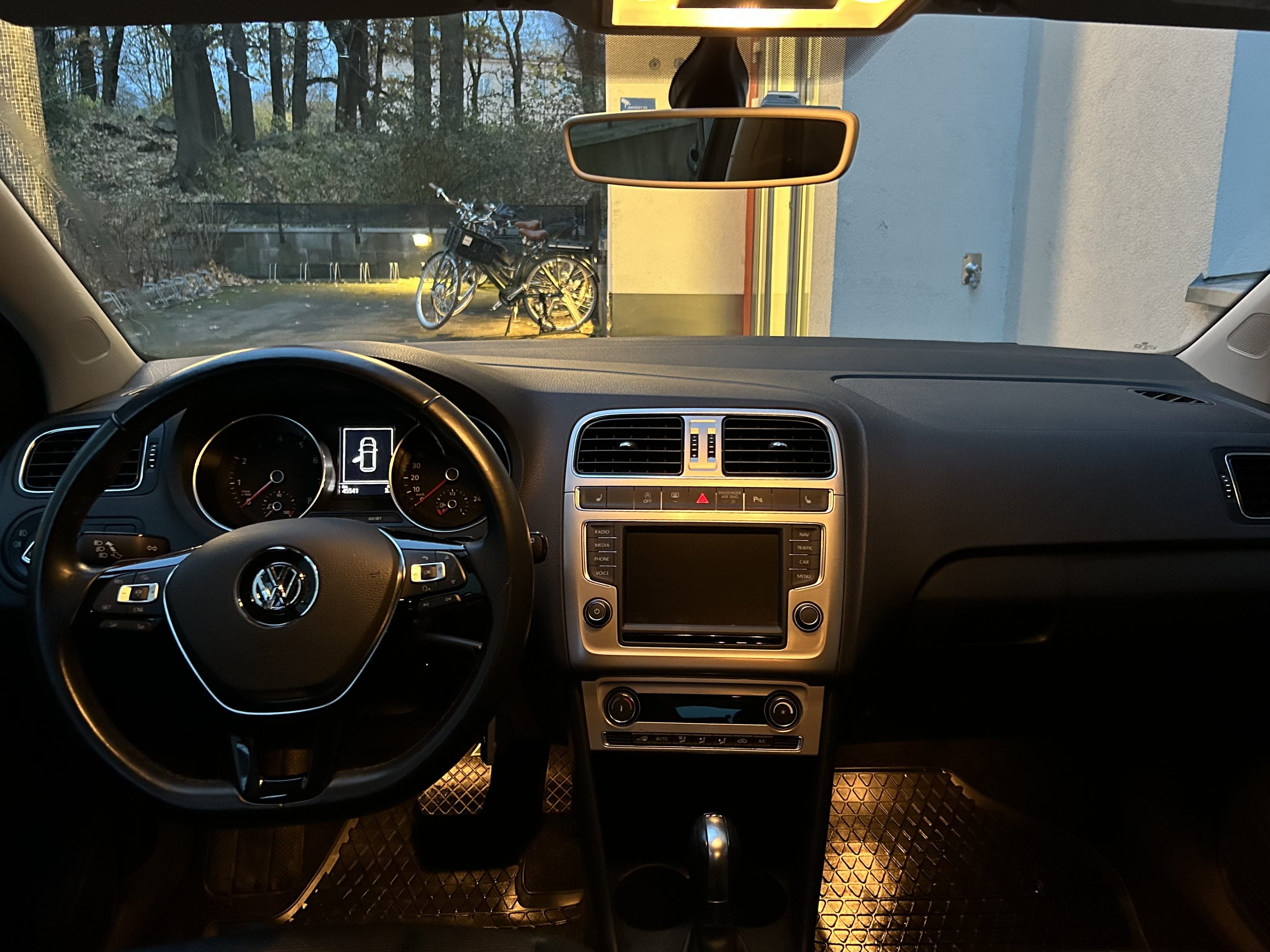 Volkswagen Polo with Cruise control