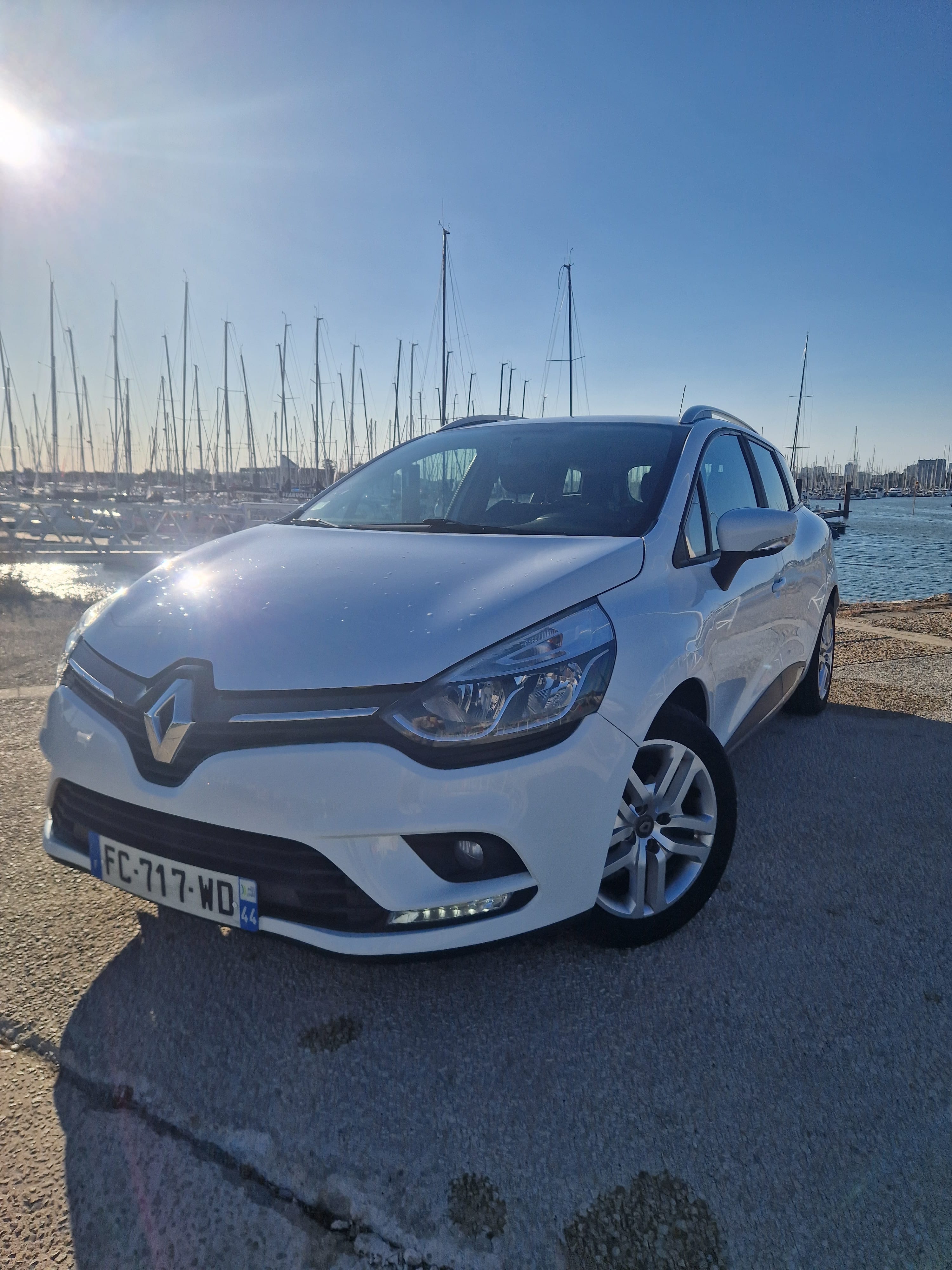 Renault Clio Estate 0.9 TCE 90cv climatisé avec GPS