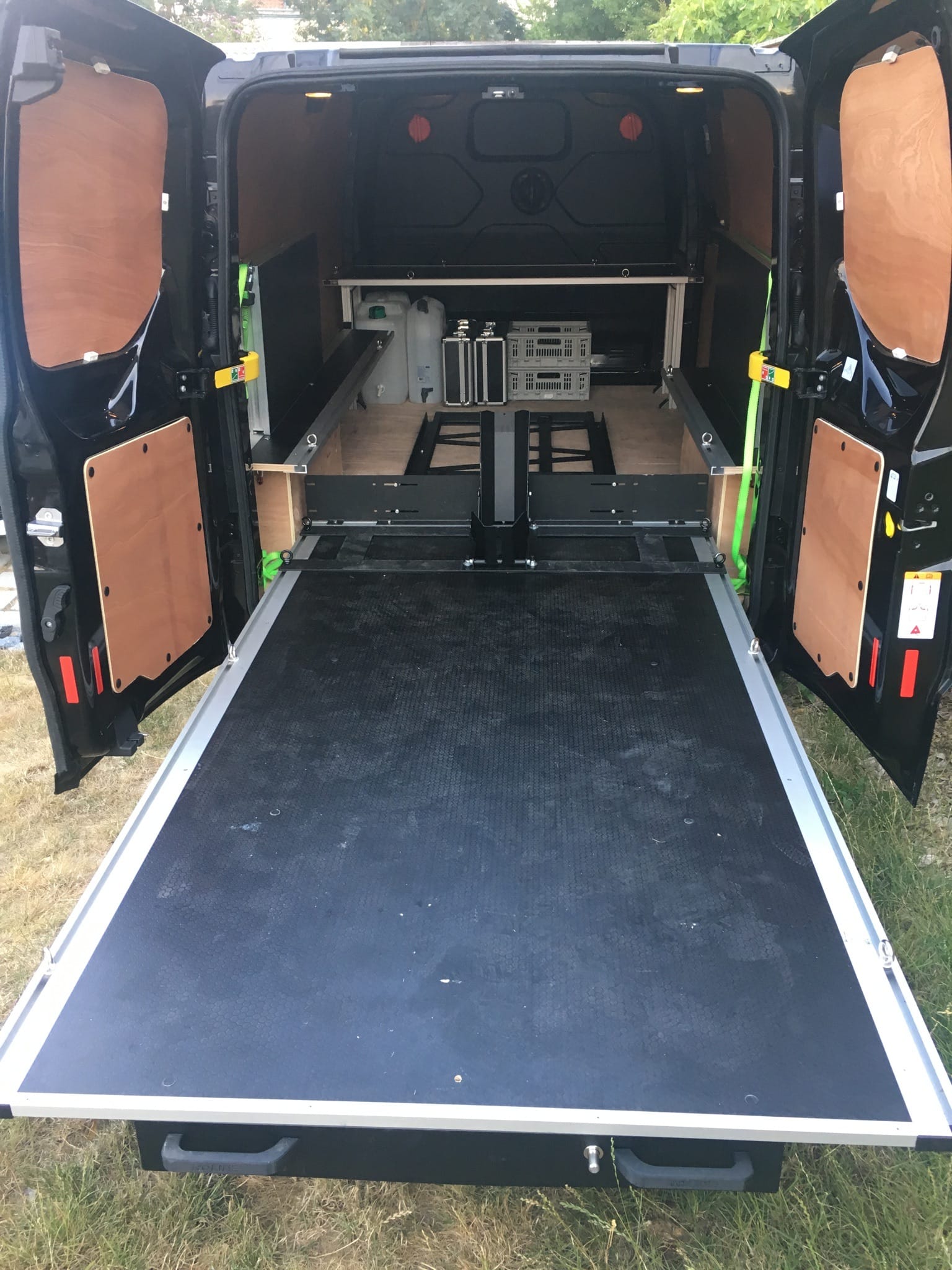 Ford Transit Custom Fourgon 2.0 Ecoblue 130 ch avec Chaines
