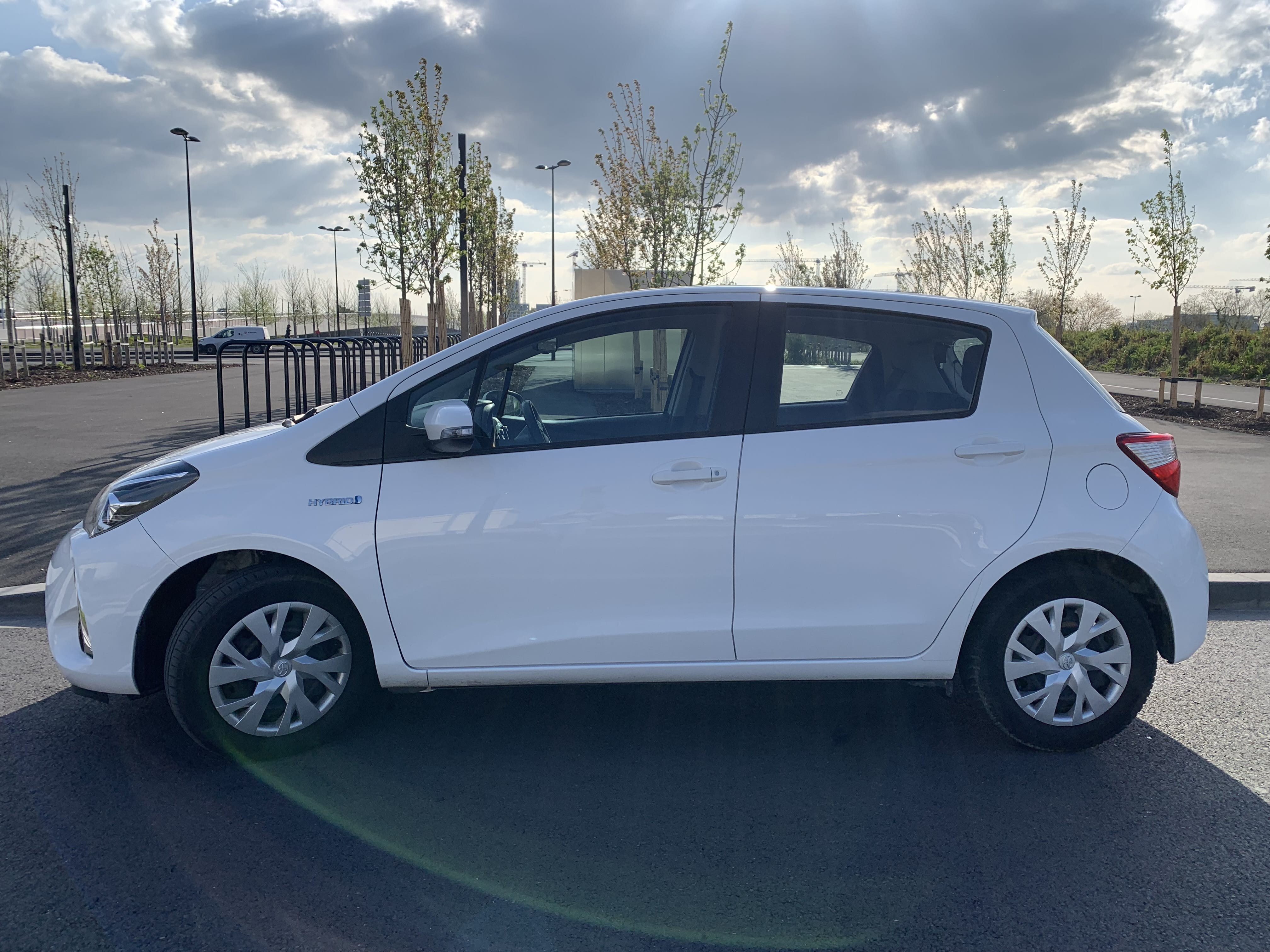 Toyota Yaris Hybride Toyota 1.5 - HYBRID Business - Automatique, 2019, Essence 95 / Eléctrico (híbrido), Automático