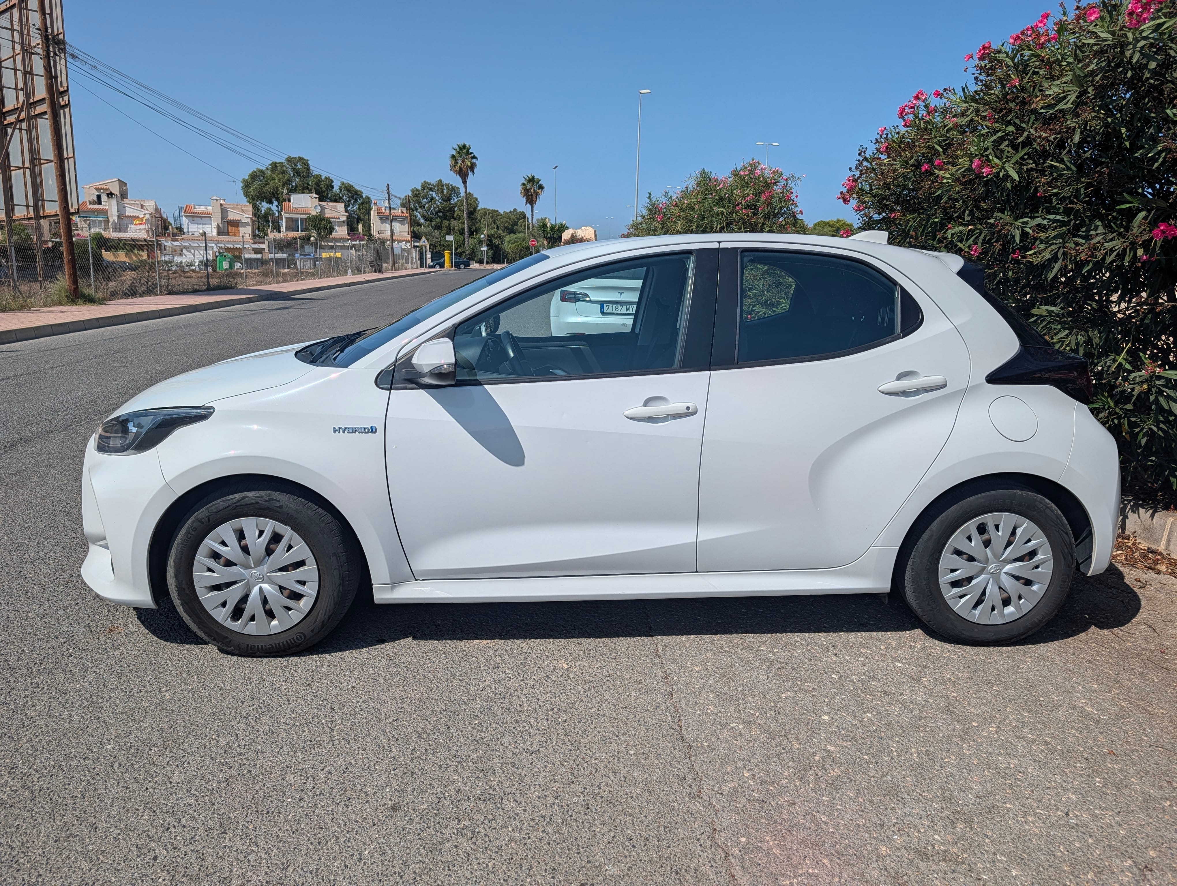 Toyota Yaris Híbrido con Aire acondicionado