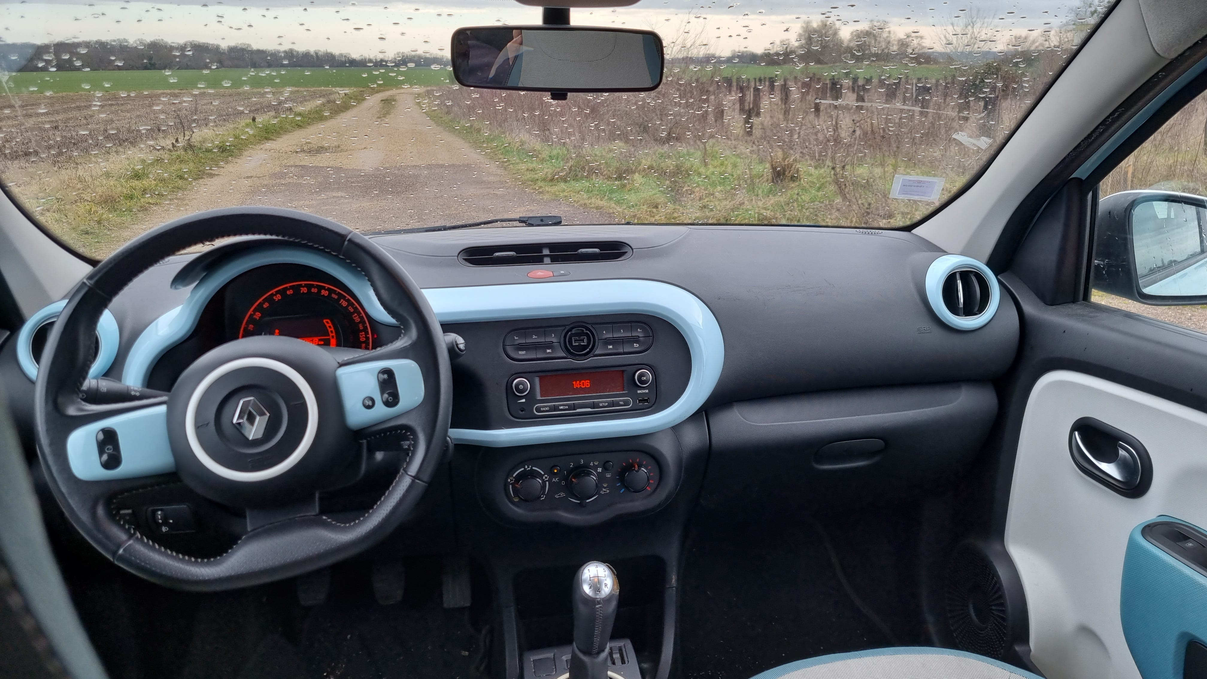 Renault Twingo III GARE SNCF avec Entrée audio / iPod