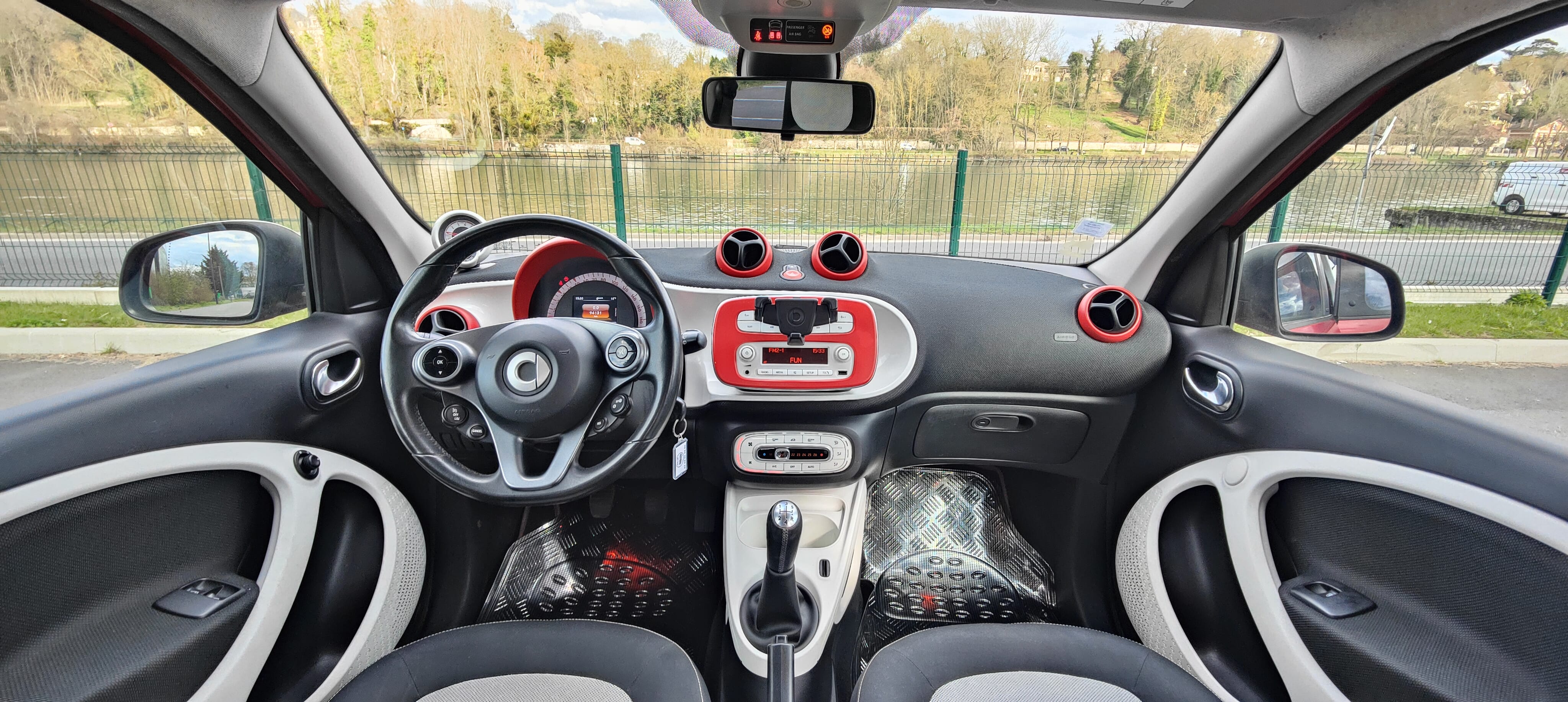 Smart Forfour avec Audio Bluetooth