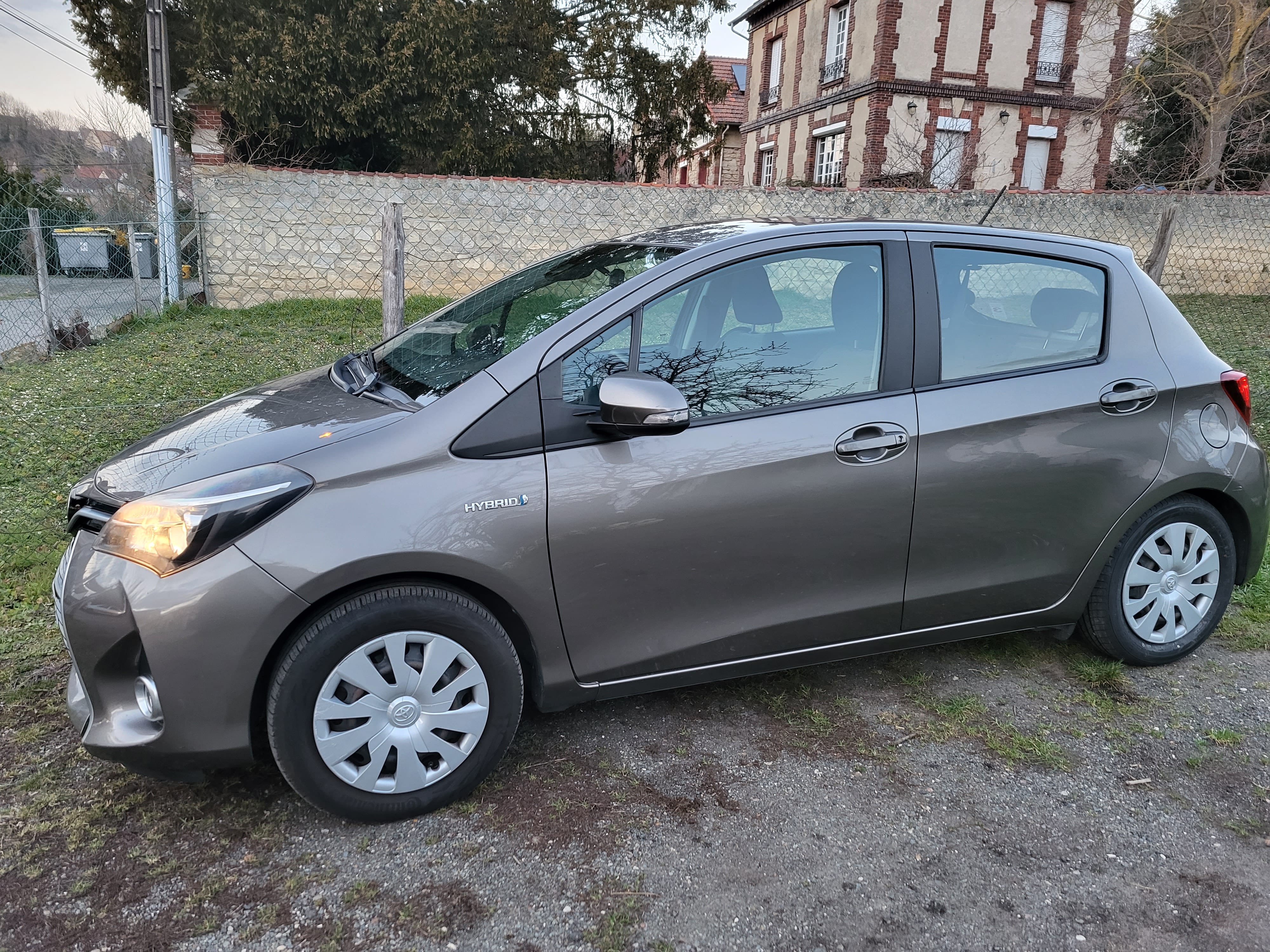 Toyota Yaris Hybride avec Climatisation
